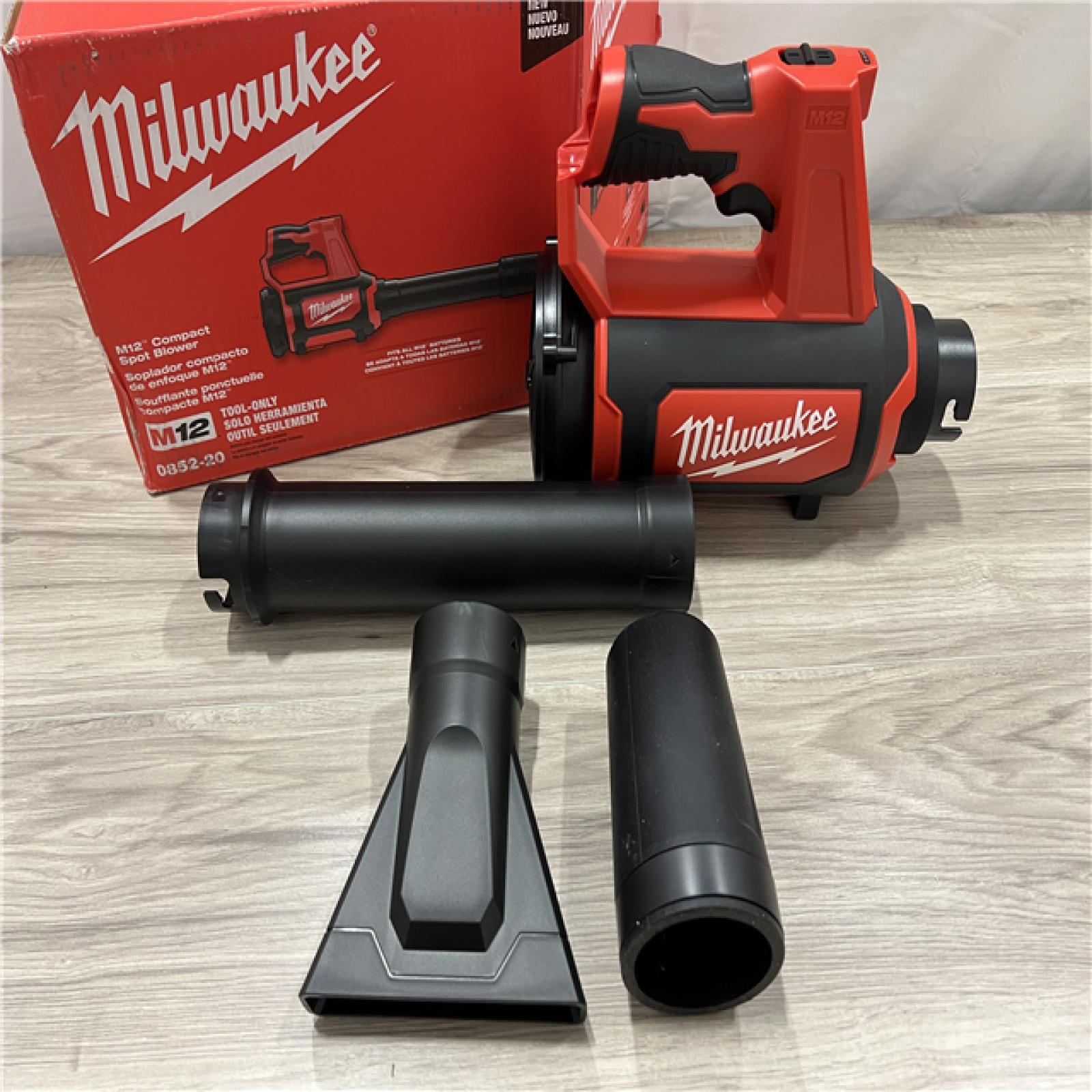 AS-IS Milwaukee 12V Lithium-Ion Cordless Compact Spot Blower (Tool-Only)