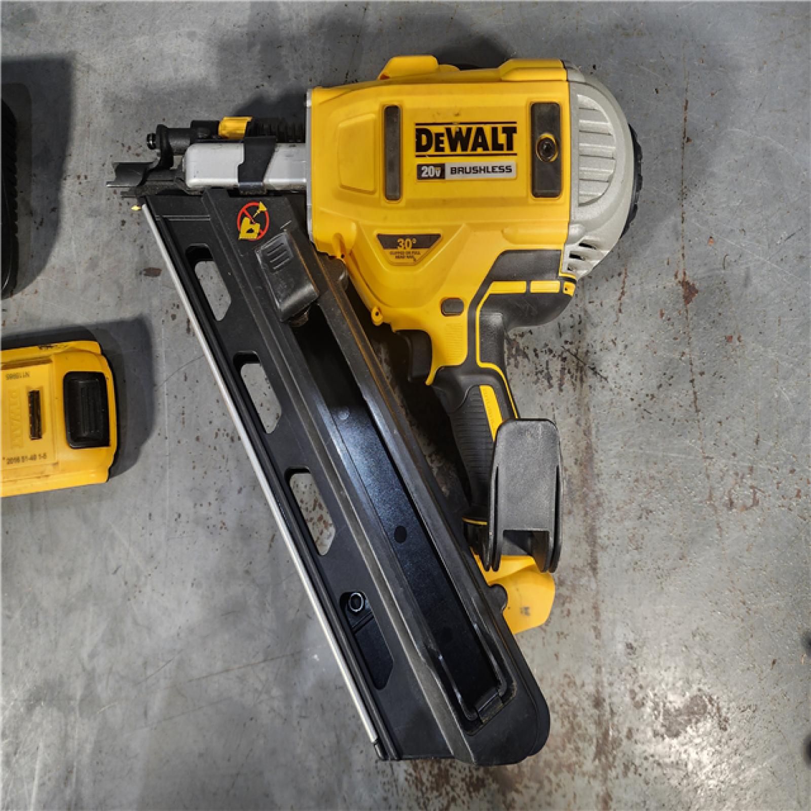 HOUSTON LOCATION - AS-IS DEWALT Cordless Brushless 2-Speed 30 Degree Framing Nailer W/ (2) BATTERY & CHARGER