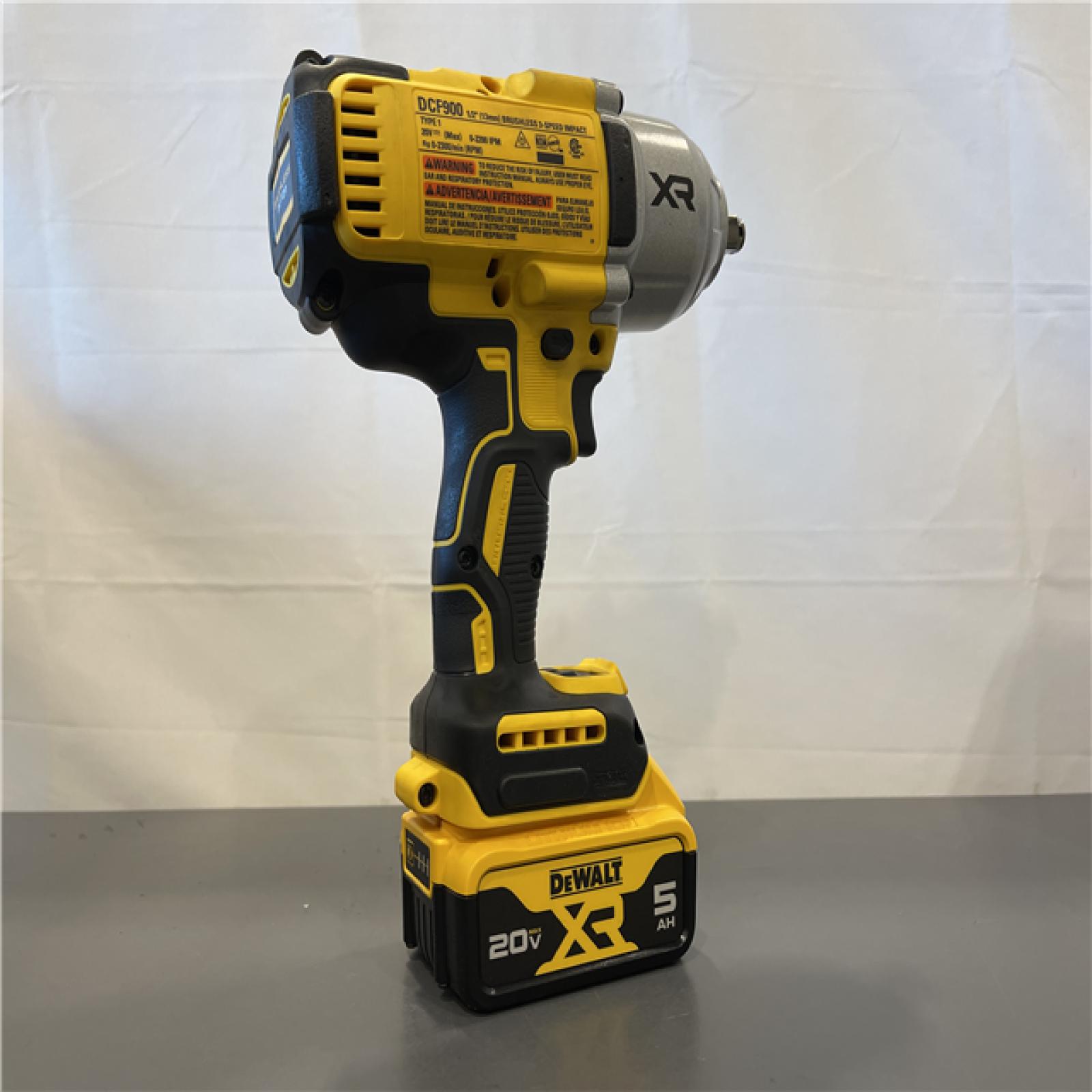Like New! - Dewalt 20V MAX Lithium-Ion Cordless 1/2 in. Impact Wrench Kit