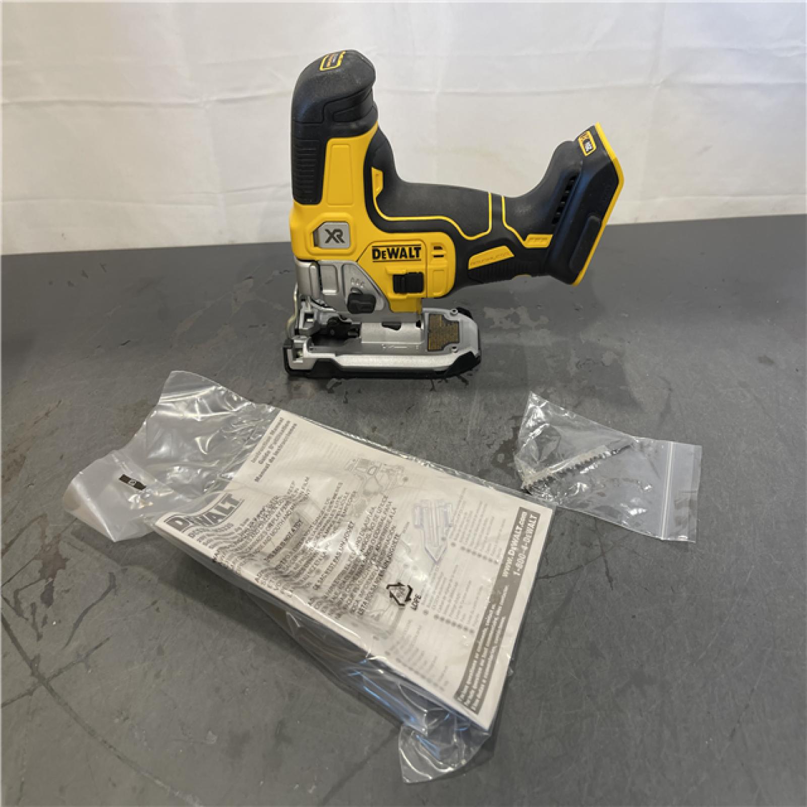 AS-IS - DEWALT 20V MAX XR Cordless Barrel Grip Jigsaw