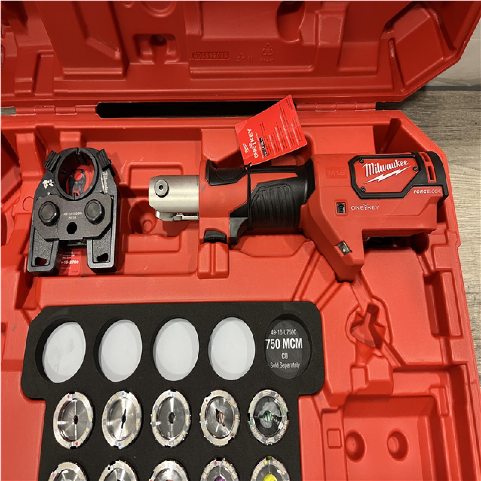 AS-IS Milwaukee 18V Lithium-Ion Cordless FORCE LOGIC 600 MCM Crimper with #8-600 MCM Cu Dies