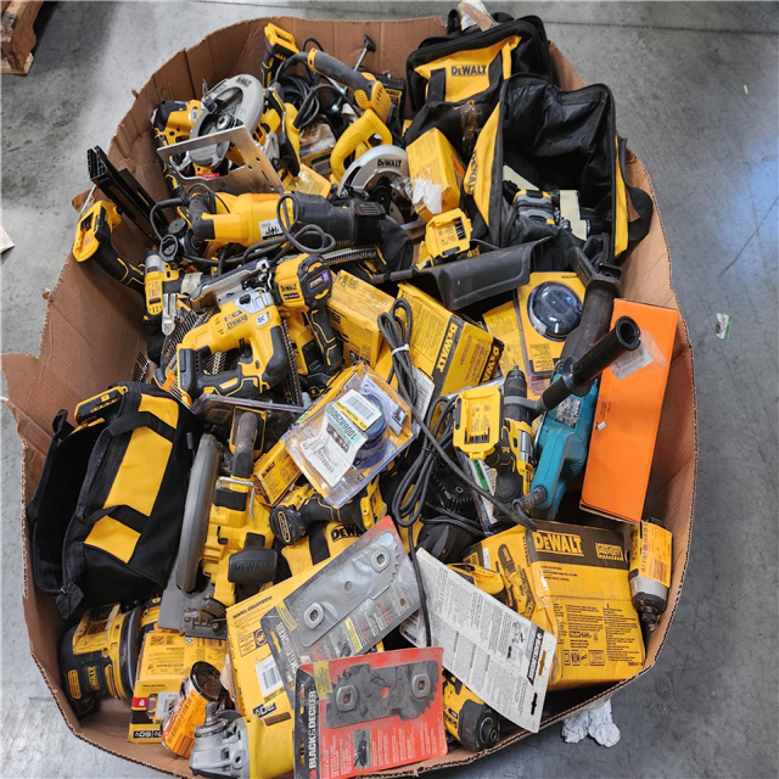 PHOENIX AS-IS TOOL PALLET