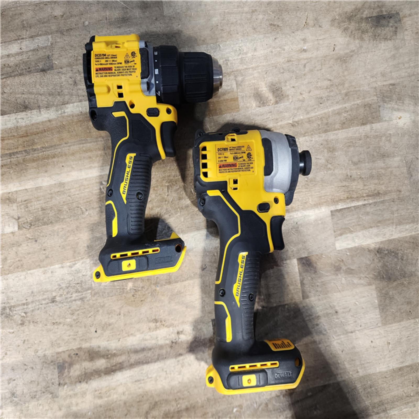HOUSTON LOCATION - AS-IS DEWALT 2 TOOL COMBO KIT W/ (2) BATTERY & CHARGER