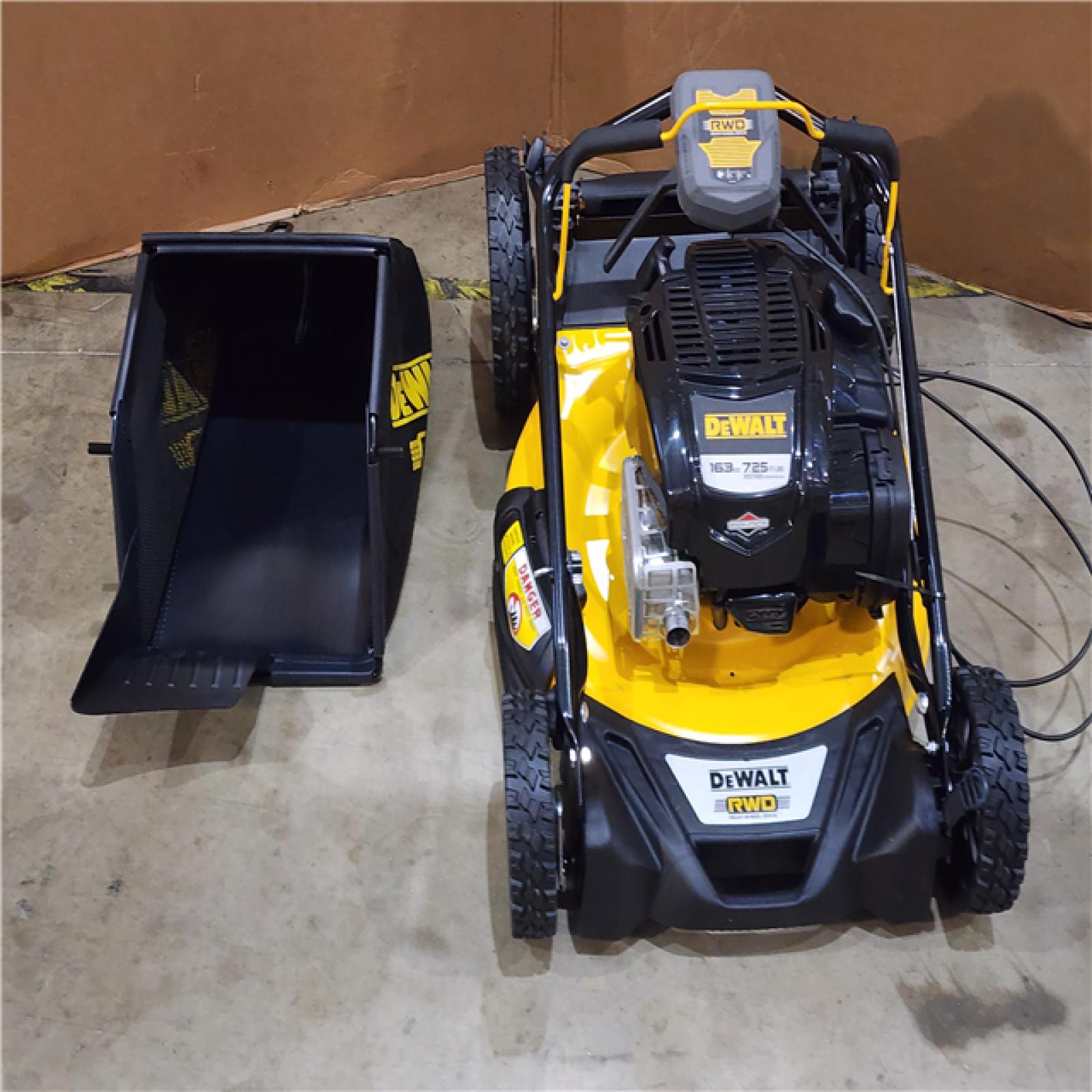HOUSTON LOCATION - AS-IS DEWALT 21 in. 163cc Briggs and Stratton 725Exi Engine Rear Wheel Drive 3-in-1 Gas Self Propelled Walk Behind Lawn Mower
