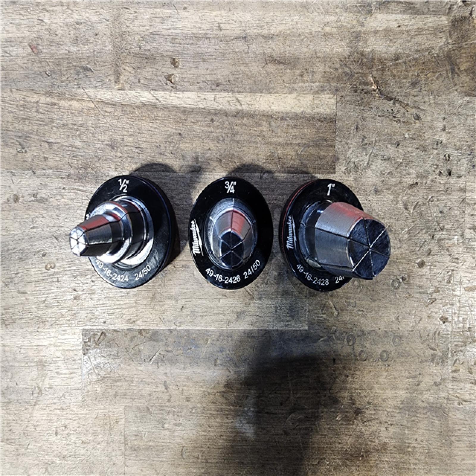 HOUSTON LOCATION - AS-IS Milwaukee M12 12V Lithium-Ion Cordless PEX Expansion Tool Kit with (2) Batteries  (3) Expansion Heads and Hard Case