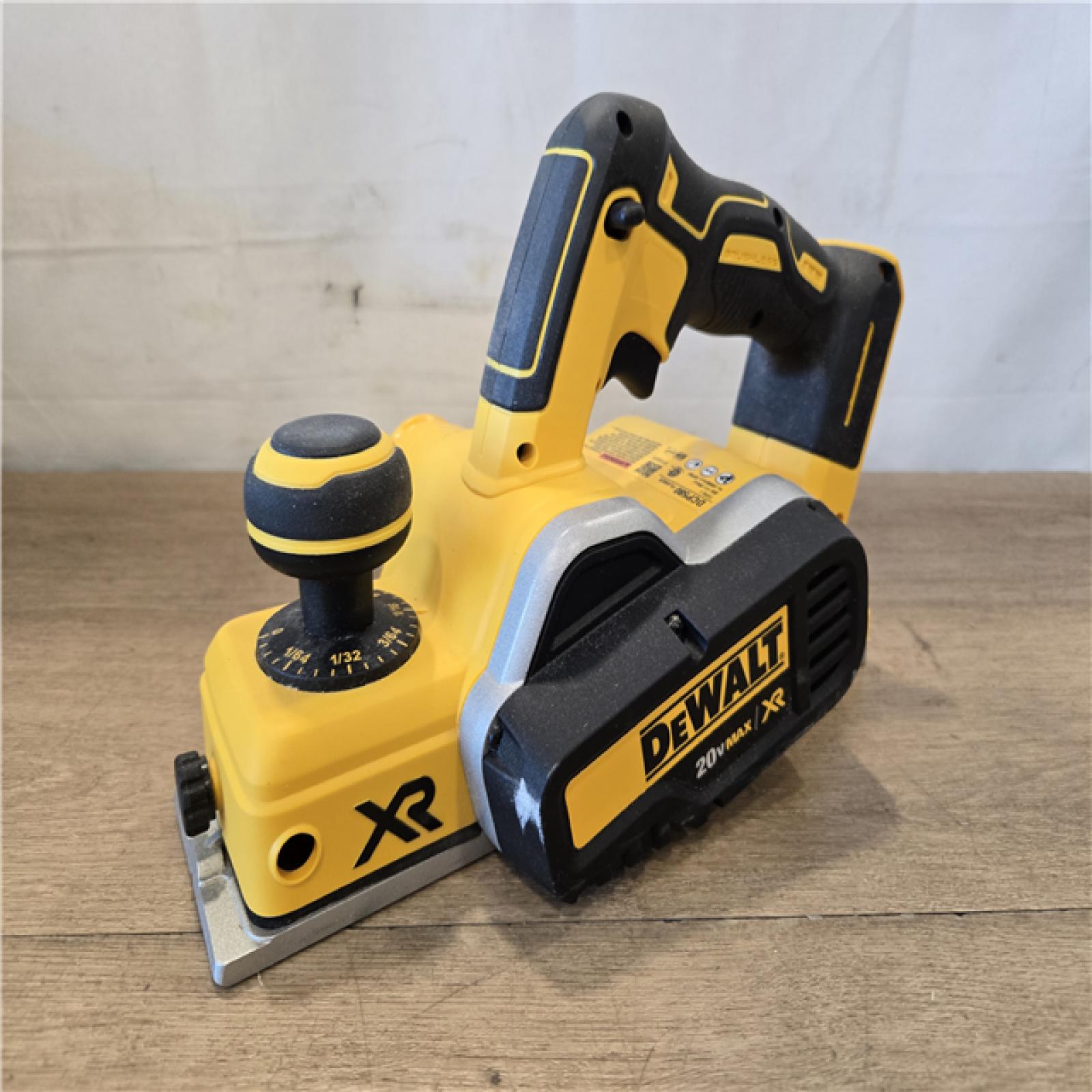 AS-IS DEWALT 20V MAX XR Cordless 3-1/4 in. Planer (Tool Only)