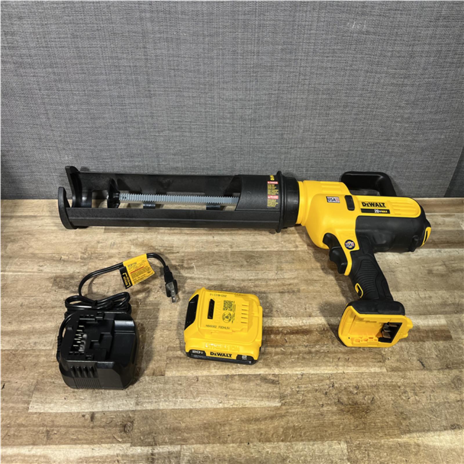 Houston Location AS-IS DeWalt 20-Volt MAX Lithium-Ion Cordless 600 ml Adhesive Gun Kit