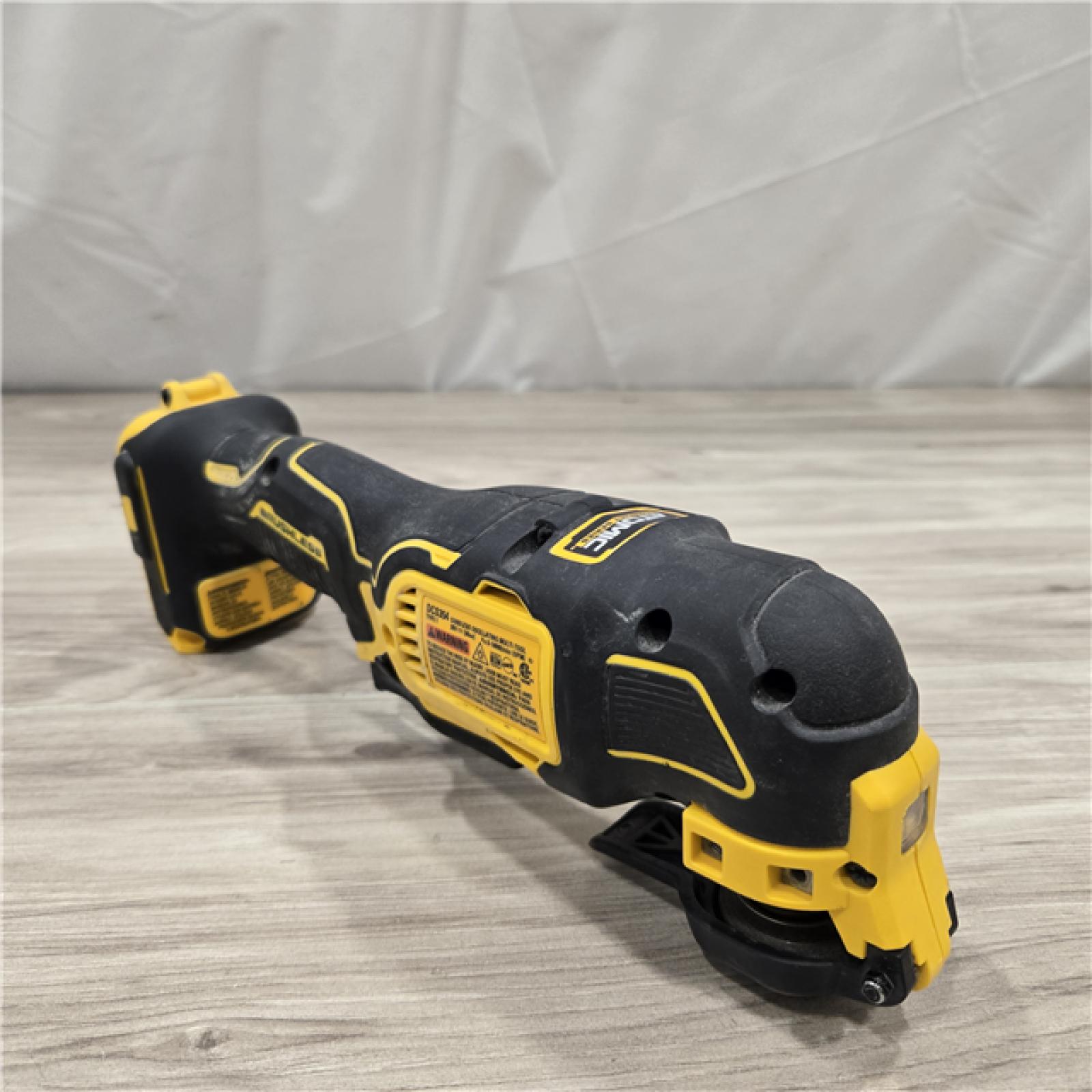 AS-IS DEWALT ATOMIC 20V MAX Cordless Oscillating Multi Tool (Tool Only)