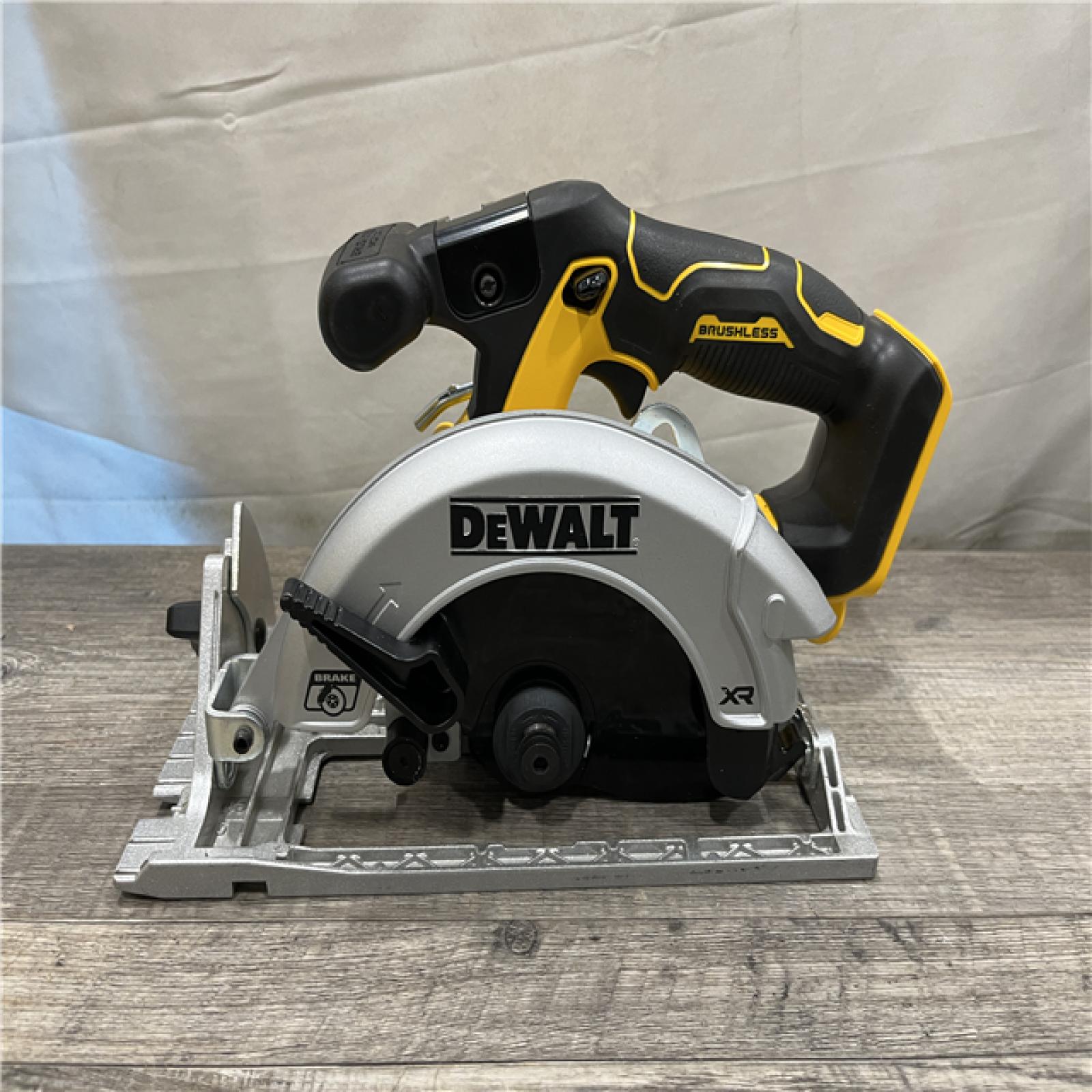 AS-IS DEWALT 20V MAX Cordless Brushless 6-1/2 in. Sidewinder Style Circular Saw (Tool Only)
