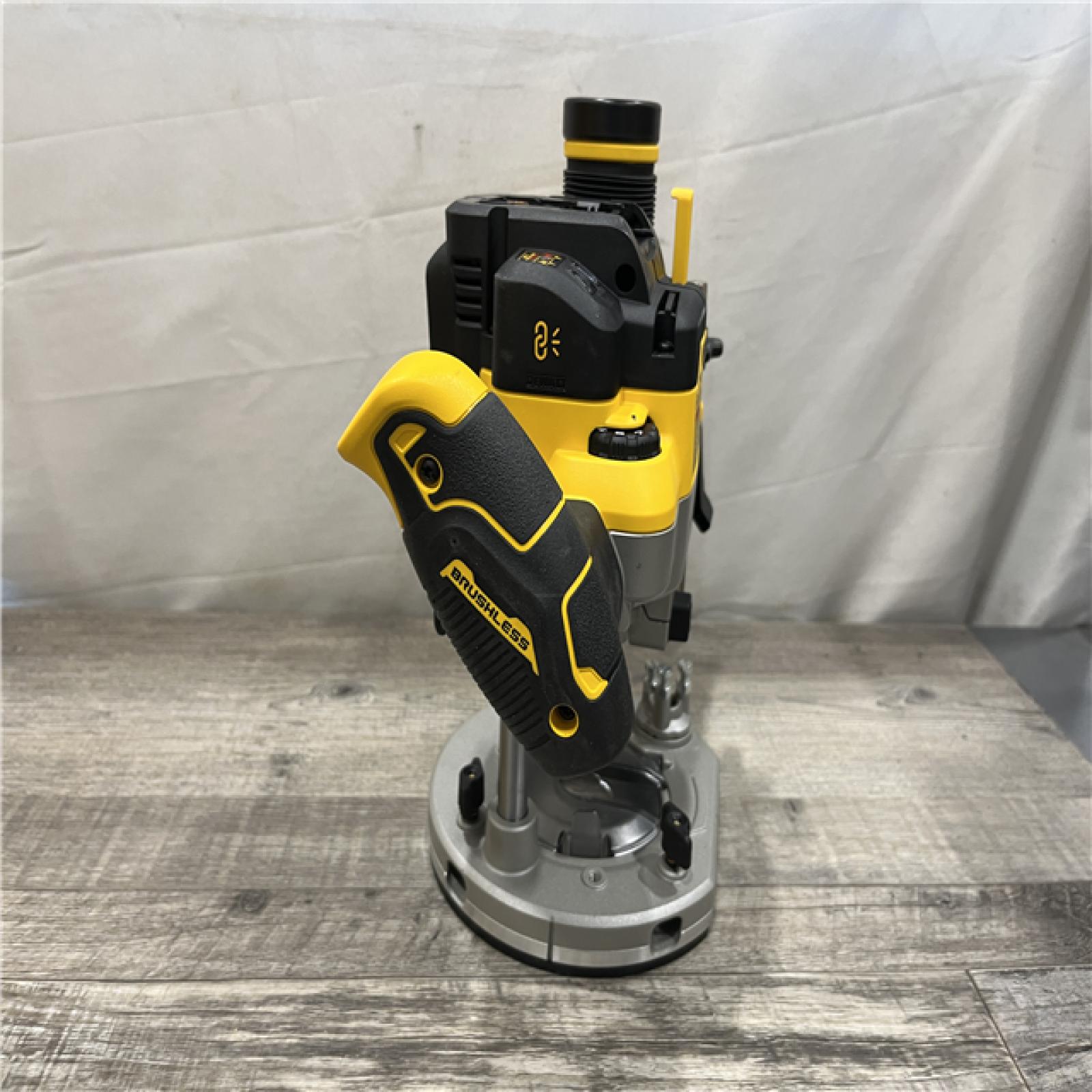 AS-IS DEWALT 20V MAX XR 2-1/4 Peak HP Brushless Cordless Plunge Router (Tool Only)