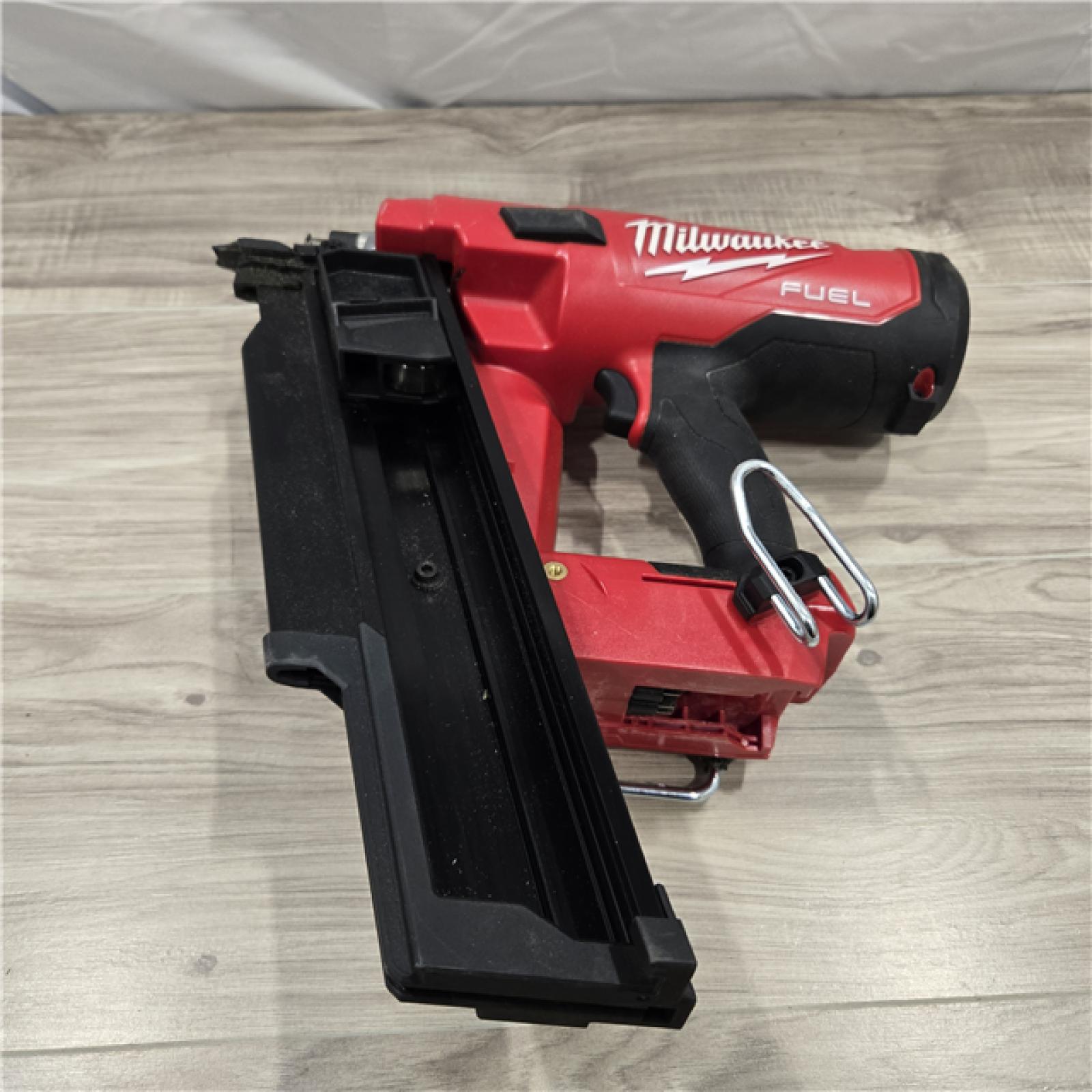 AS-IS Milwaukee 2744-20 M18 FUEL 3-1/2 in. 18-Volt 21-Degree Lithium-Ion Brushless Cordless Framing Nailer (Tool-Only)