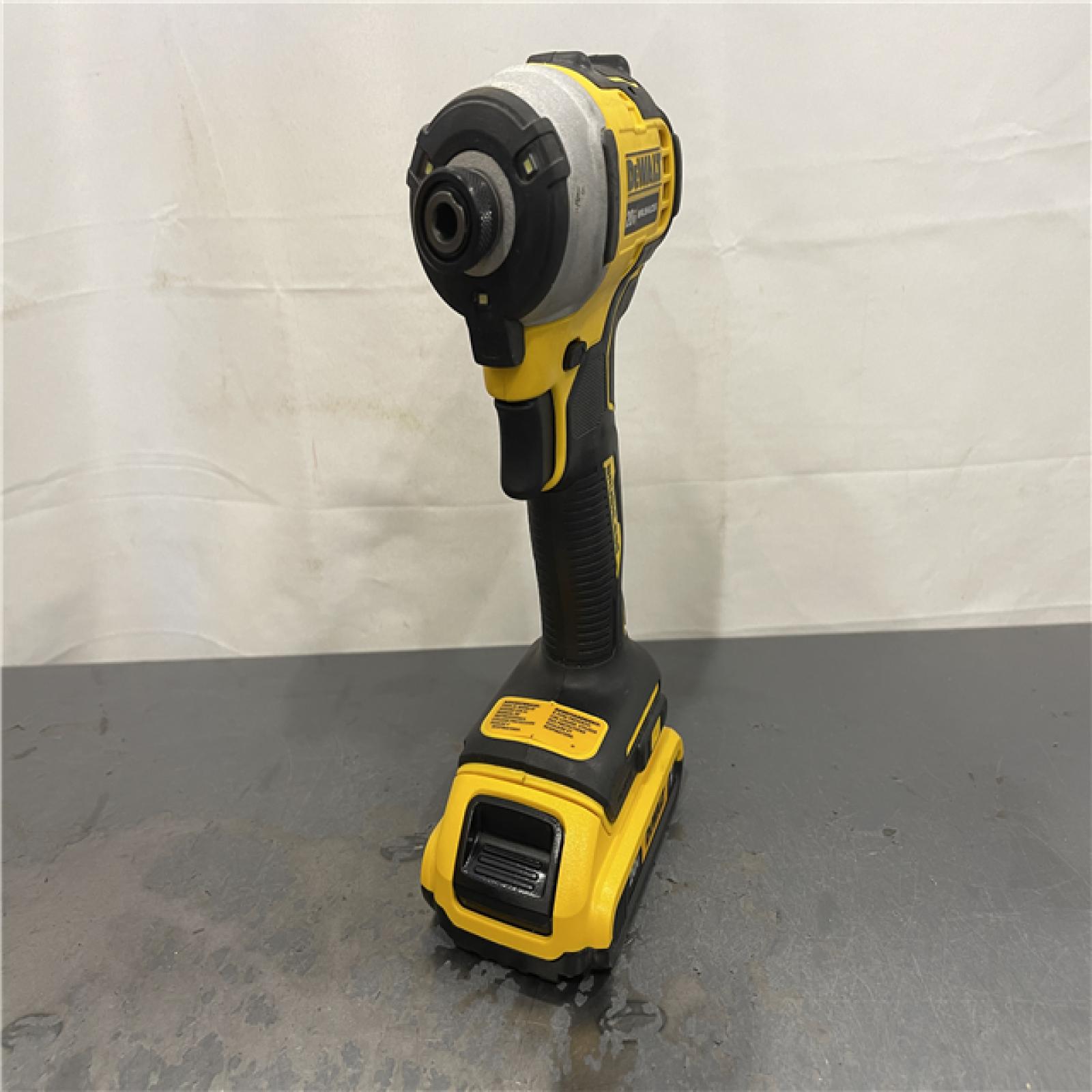 AS-IS - DEWALT ATOMIC 20V MAX* Brushless Cordless Compact 1/4 in. Impact Driver Kit