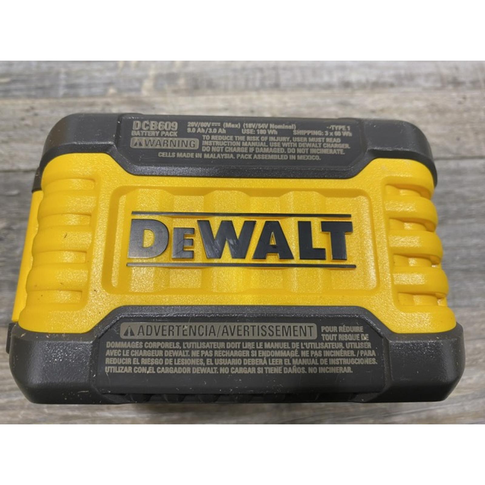 AS-IS DEWALT 20V/60V MAX FLEXVOLT Lithium-Ion 9.0Ah Battery and Charger Starter Kit