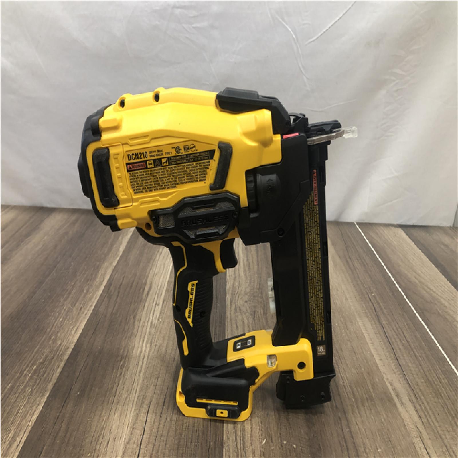 AS-IS DEWALT 20V MAX XR 18 Gauge Cordless Brad Nailer (Tool Only)