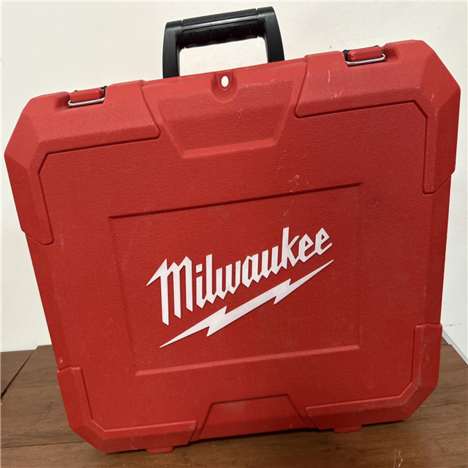 California AS-IS Milwaukee M18 Short Throw Press Tool Kit, includes (2) Batteries, Charger & Hard Case