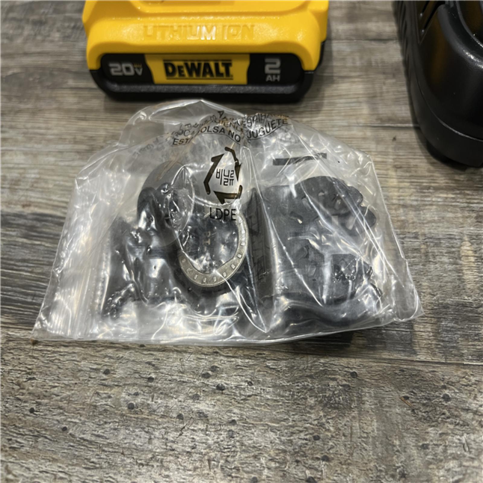 AS-IS DEWALT 20V MAX XR Cordless Brushless 3-Speed Oscillating Multi Tool Kit
