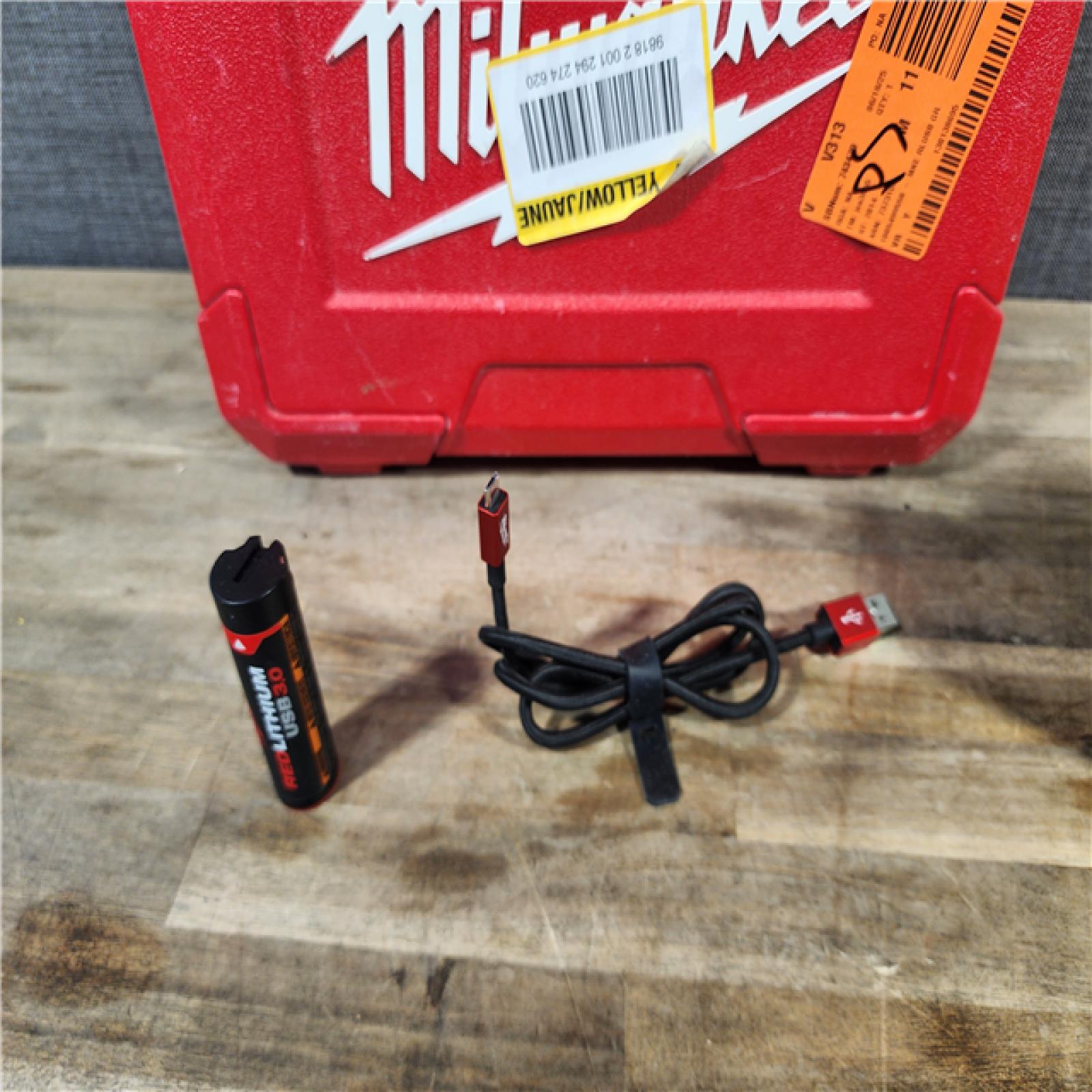 HOUSTON LOCATION - AS-IS MILWAUKEE 100 Ft. REDLITHIUM Lithium-Ion USB Green Rechargeable Cross Line Laser Level