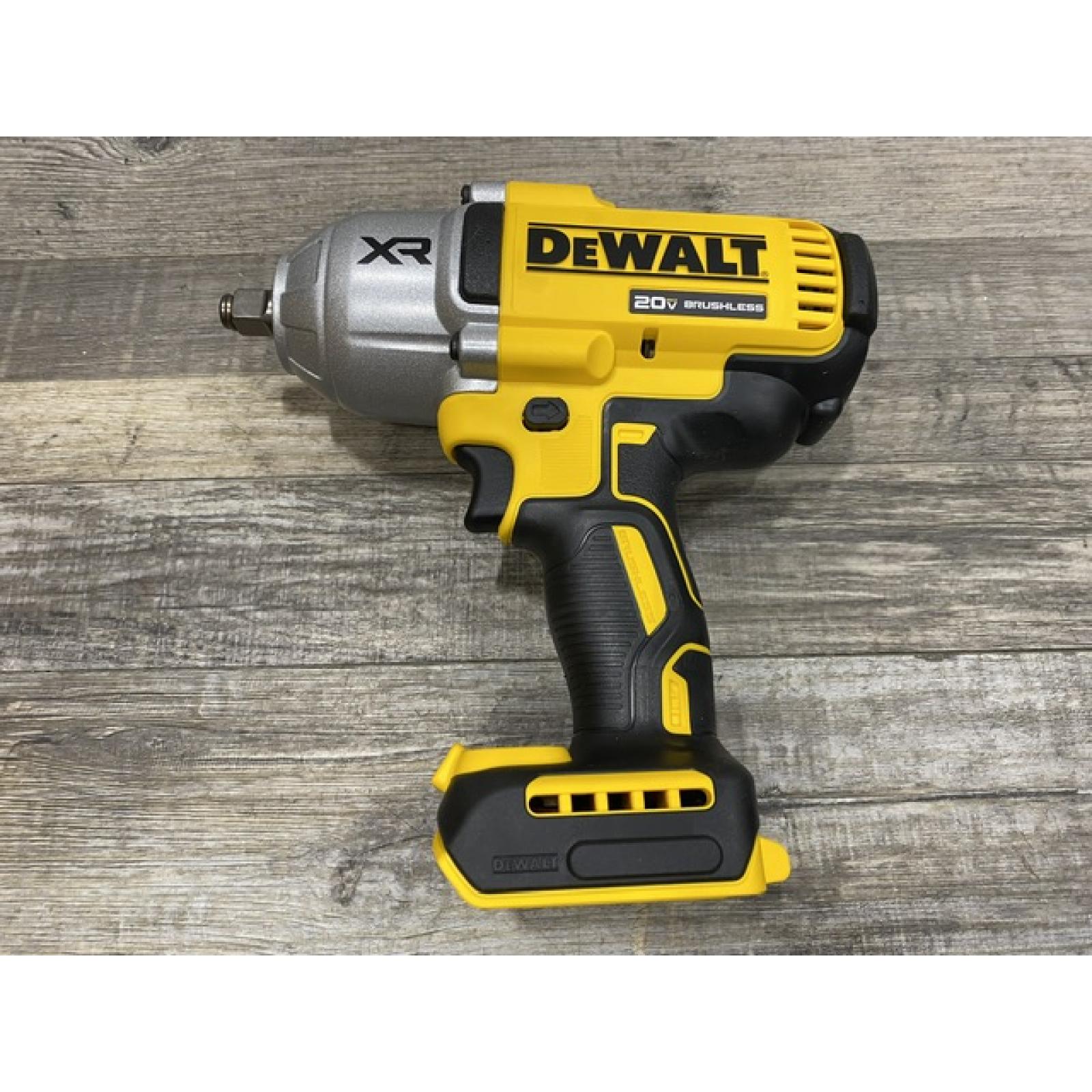 AS-IS DEWALT 20V MAX Lithium-Ion Cordless 1/2 in. Impact Wrench Kit
