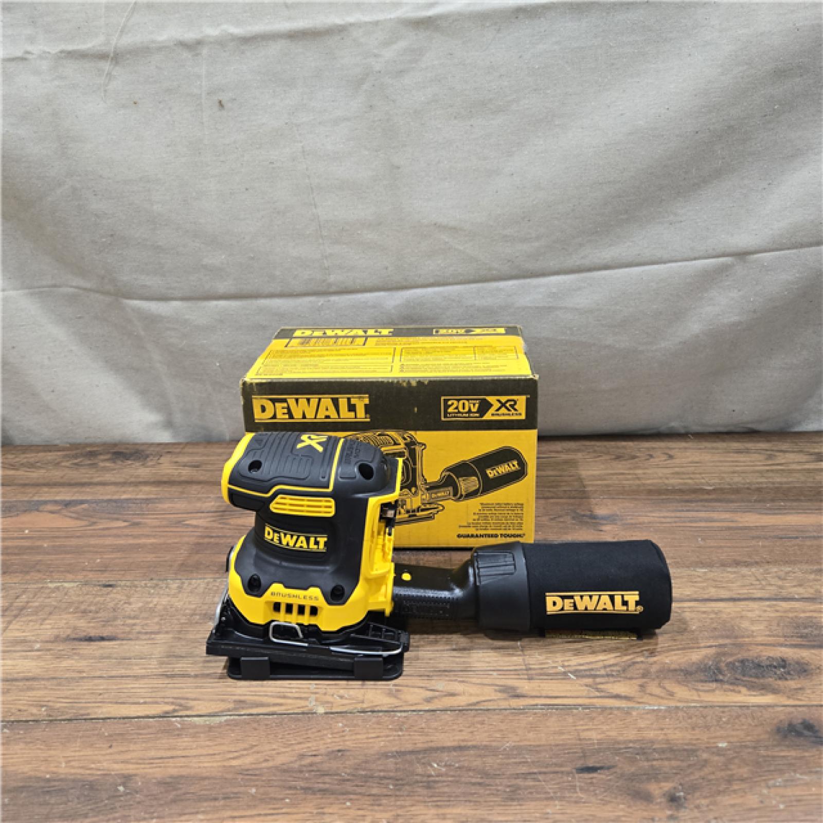 AS-IS Dewalt 20-Volt MAX Cordless Brushless 1/4 Sheet Sander (Tool-Only)