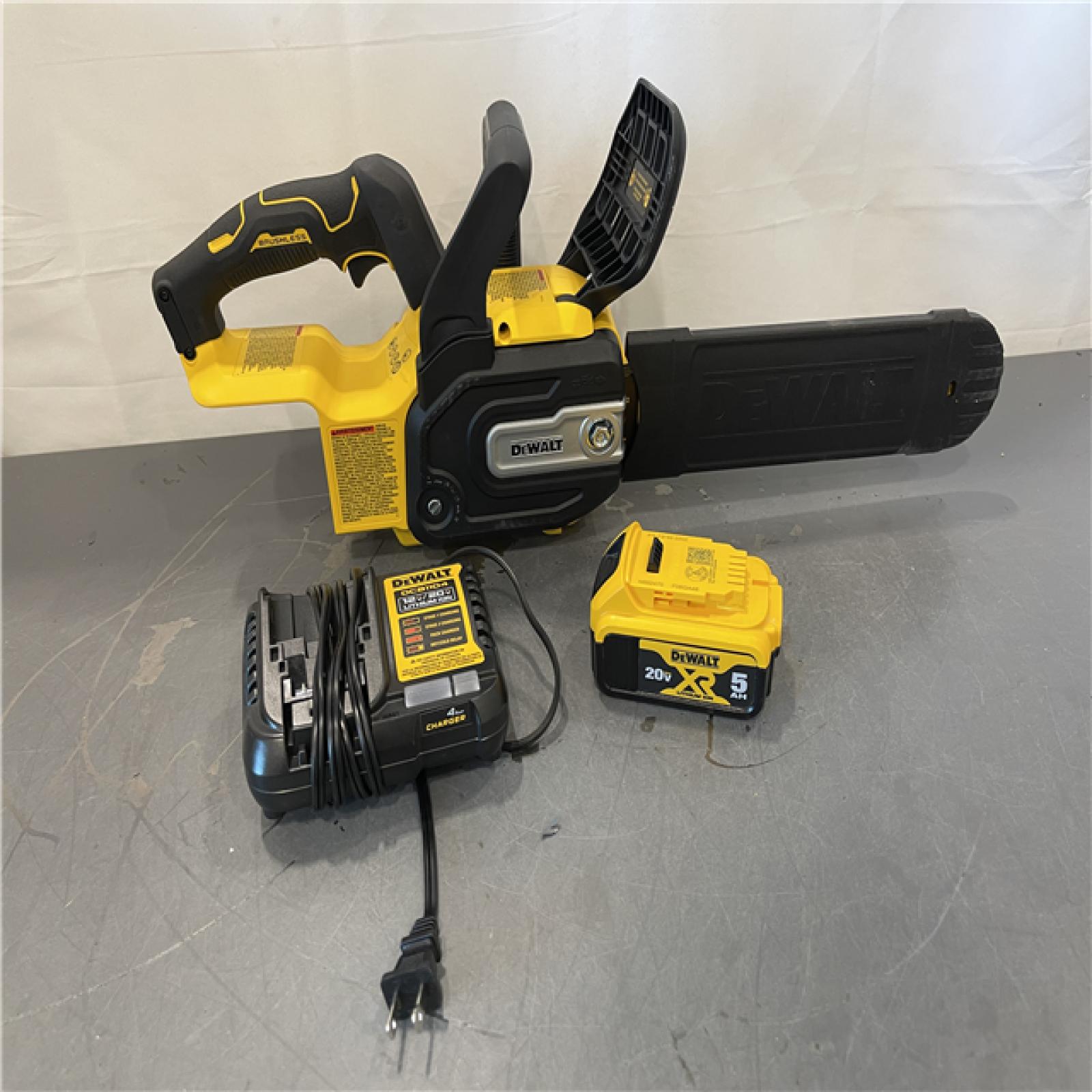 AS-IS - DEWALT 20V MAX Compact 12 Brushless Cordless Chainsaw Kit
