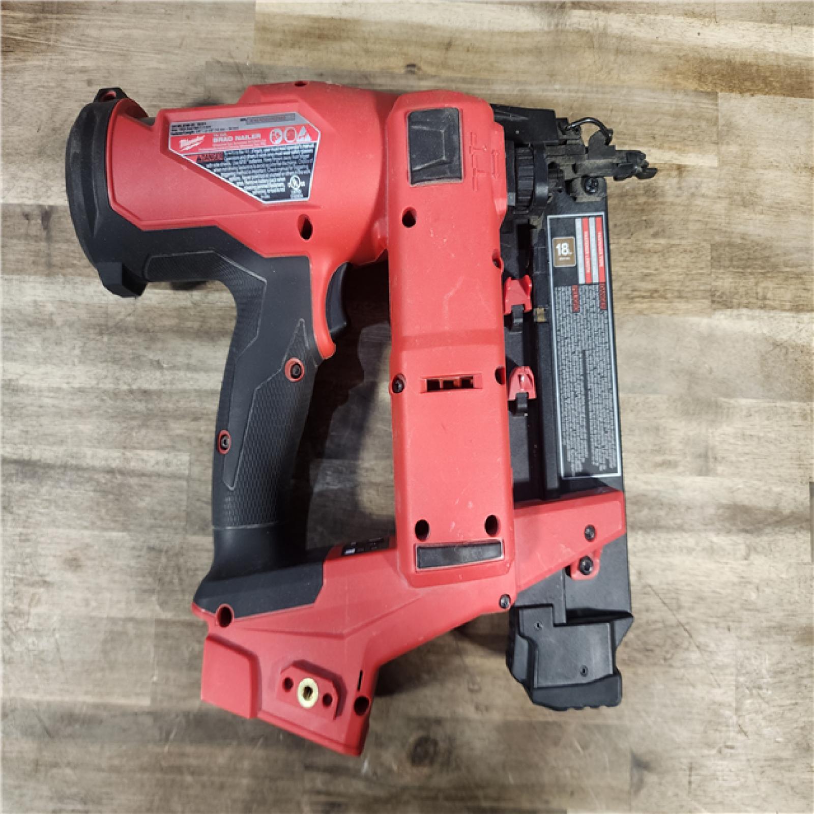 HOUSTON LOCATION - AS-IS Milwaukee M18 Fuel 18V Brushless 18-Gauge Brad Nailer 2746-20 (Bare Tool)