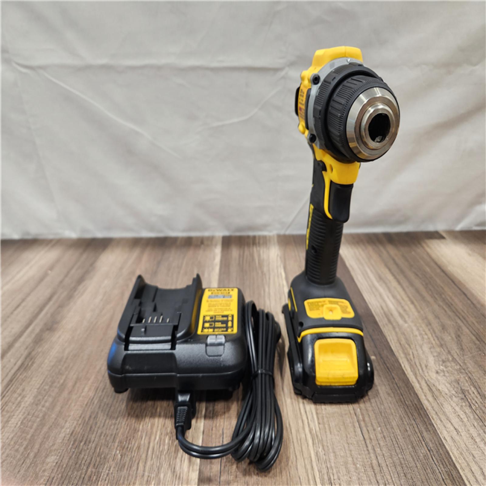 AS-IS- DEWALT ATOMIC COMPACT SERIES 20V MAX* Brushless Cordless 1/2 Drill/Driver Kit