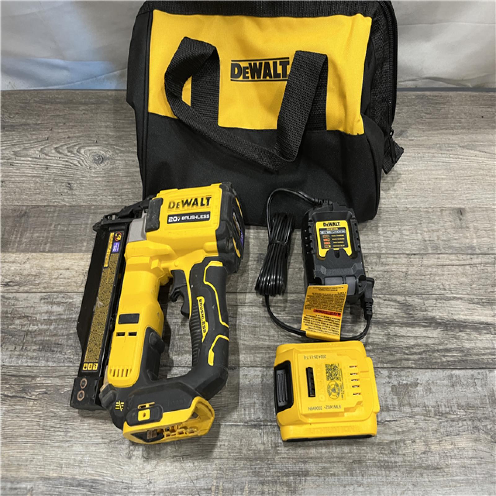 AS-IS DEWALT ATOMIC 20V MAX Lithium Ion Cordless 23 Gauge Pin Nailer Kit
