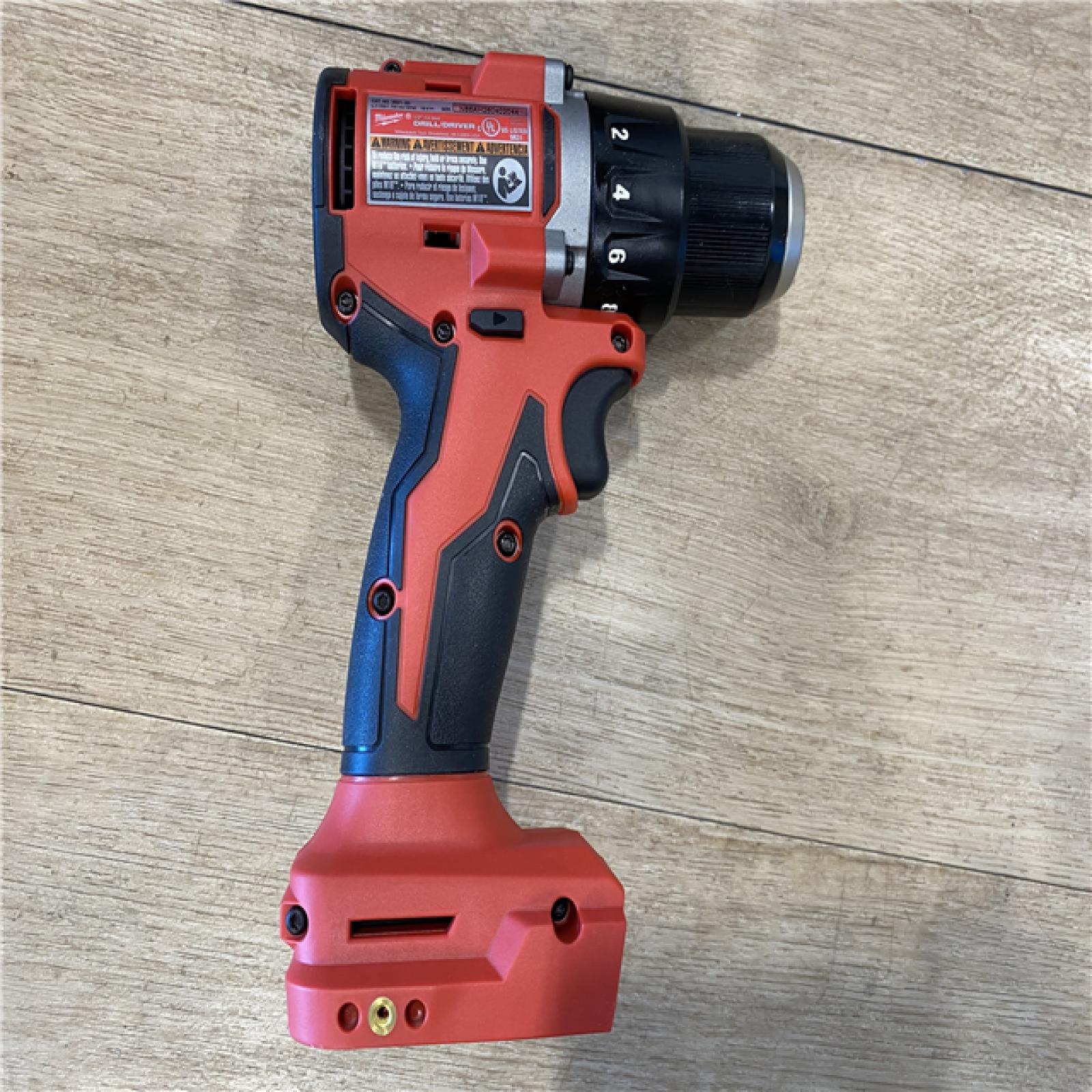 AS-IS Milwaukee 18V Lithium-Ion Brushless Cordless 1/2 in. Compact Drill/Driver with kit