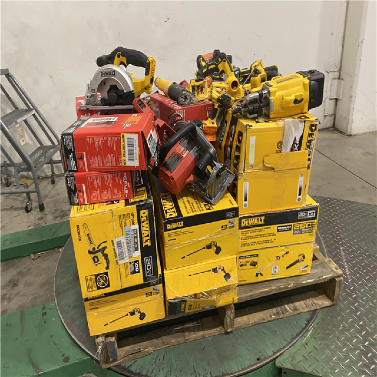 Dallas Location - As-Is Tool Pallet