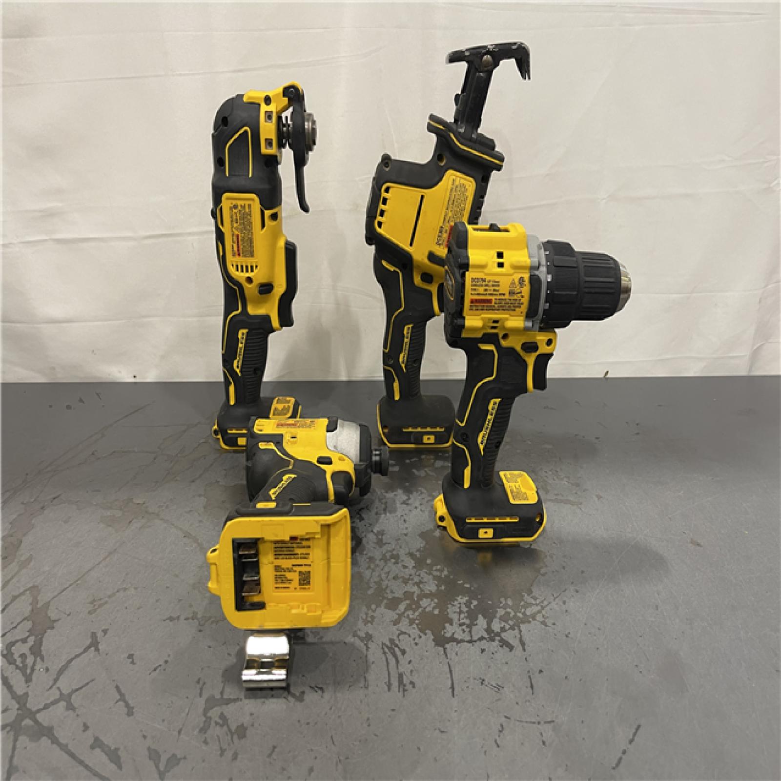 AS-IS- DeWalt 20V MAX ATOMIC Cordless Brushless 4-Tool Combo Kit