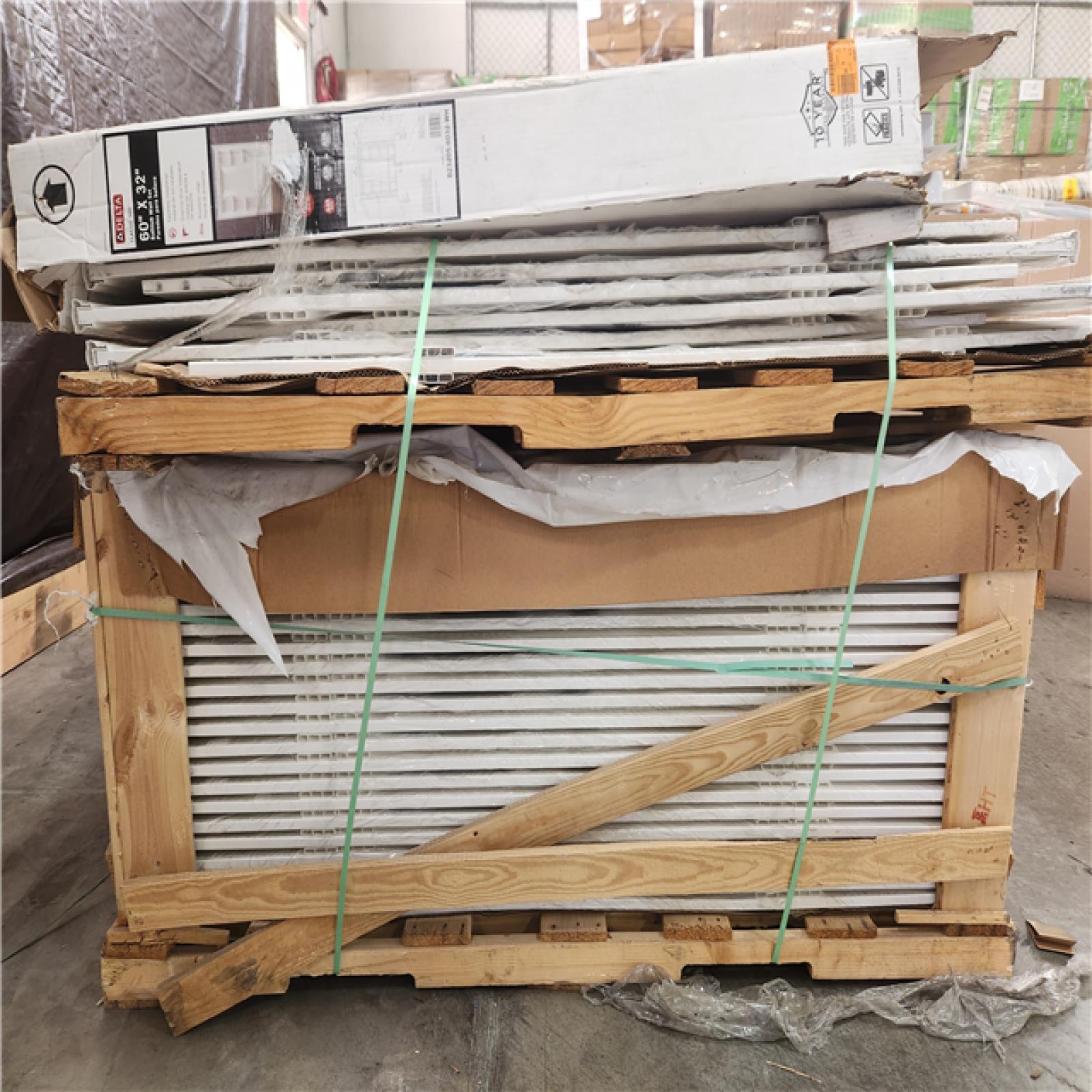 Phoenix Veranda 6 ft. H x 6 ft. W White Windham Vinyl Fence Panel Pallet (23-Pieces) with Shower Wall