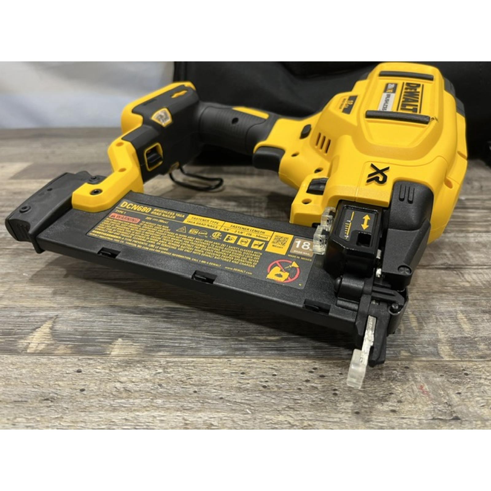 AS-IS DEWALT 20V MAX XR 18 Gauge Brad Nailer Kit