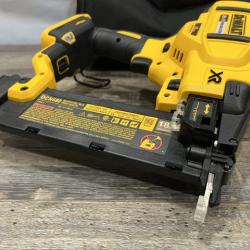 AS-IS DEWALT 20V MAX XR 18 Gauge Brad Nailer Kit
