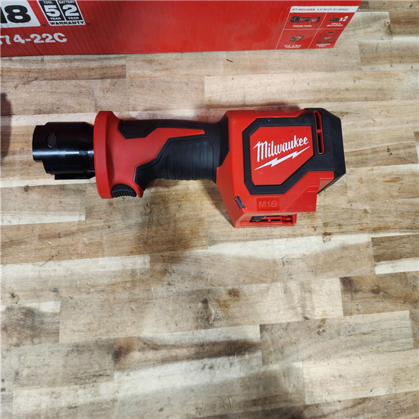 HOUSTON LOCATION - AS-IS Milwaukee 18V Lithium-Ion Cordless Short Throw Press Tool with 3 PEX Crimp Jaws Kit