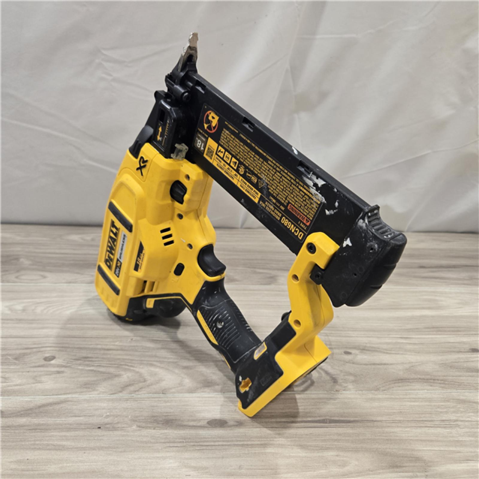 AS-IS DeWalt 20V MAX XR Cordless 18-Gauge Brad Nailer (Tool Only)