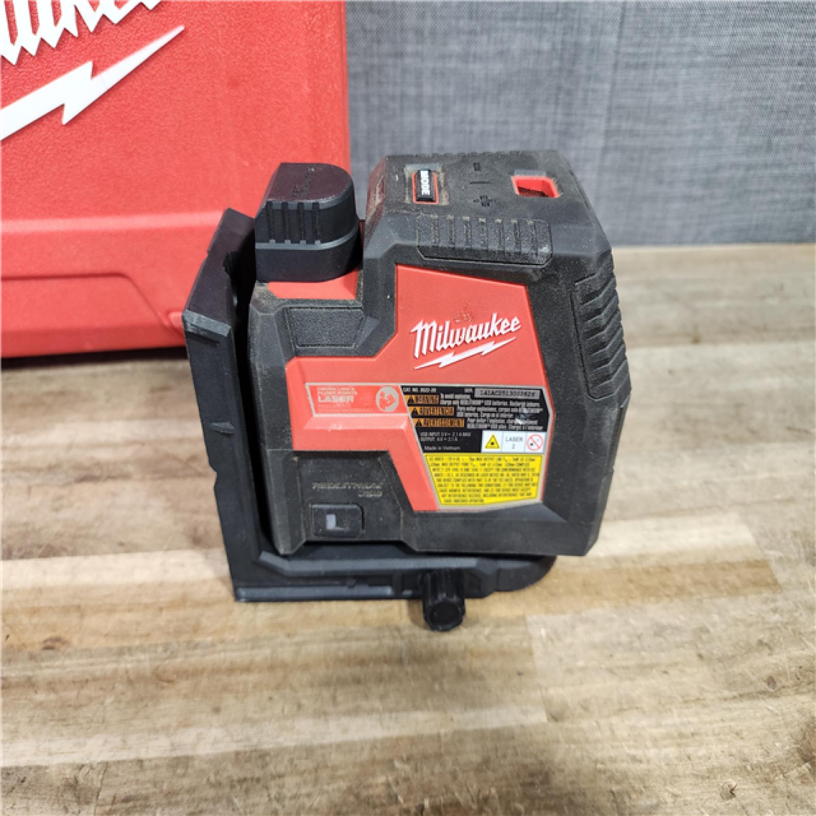 HOUSTON LOCATION - AS-IS Milwaukee-3522-21 Green Beam Laser Cross Line Plumb Point USB Rechargeable