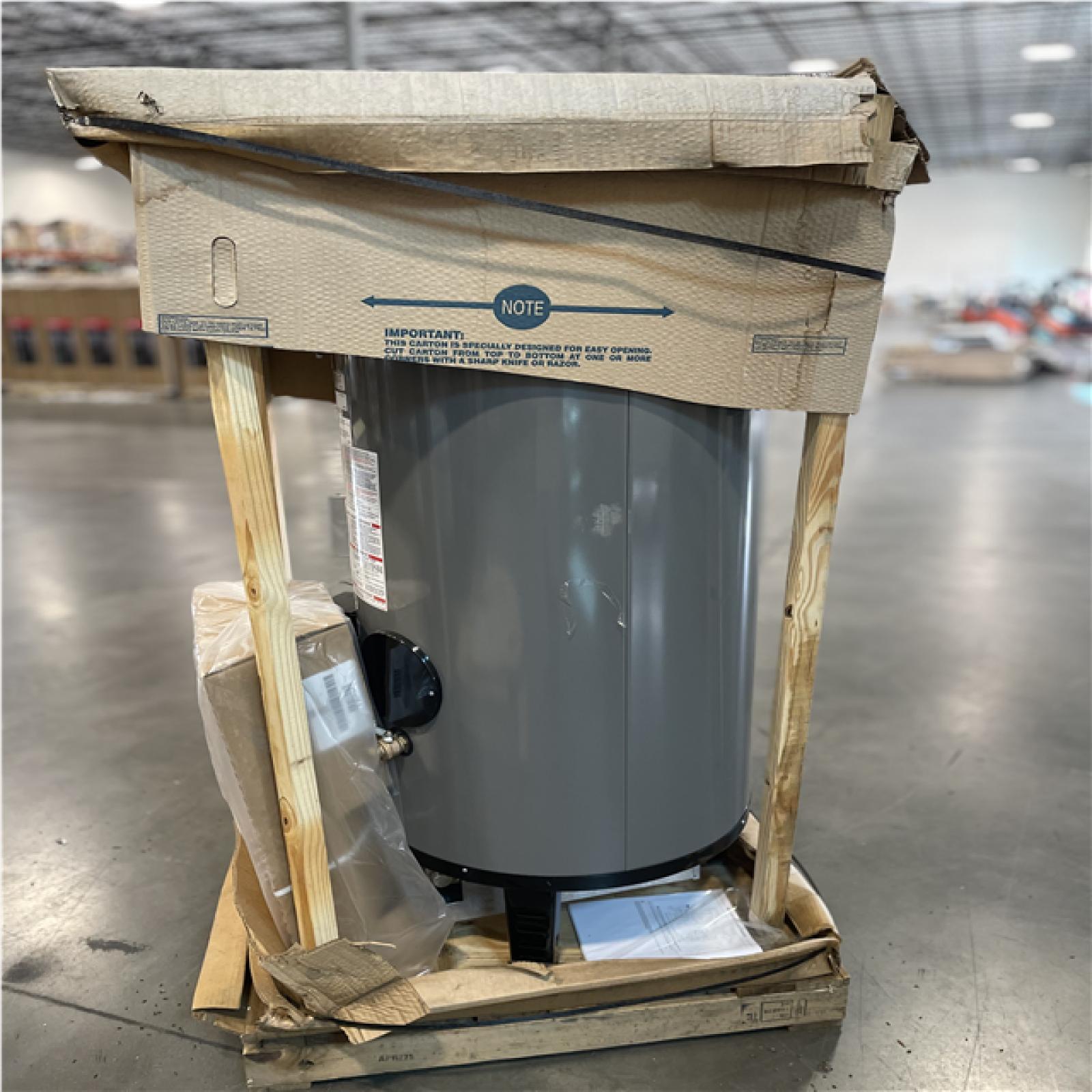 DALLAS LOCATION- AS-IS RHEEM Universal Heavy Duty 76 Gal. 199.9K BTU Natural Gas Commercial Water Heater