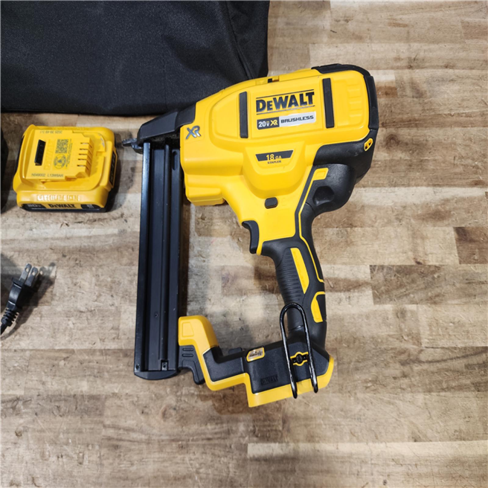 HOUSTON LOCATION - AS - IS DEWALT 20V MAX XR Lithium-Ion Cordless 18-Gauge Narrow Crown Stapler Kit