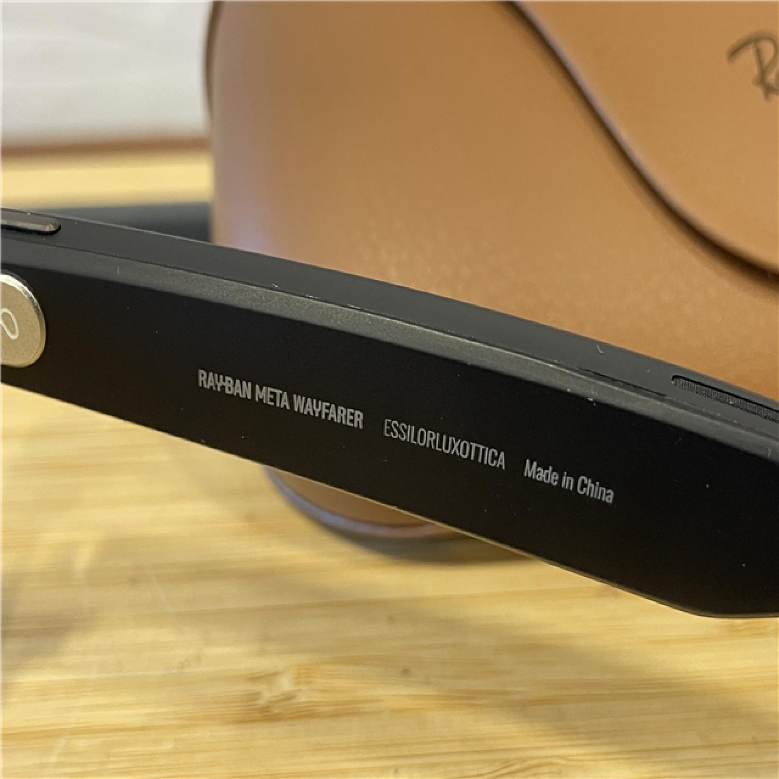 AS-IS Ray-Ban Meta Wayfarer RW4006 - Rectangle Square Black