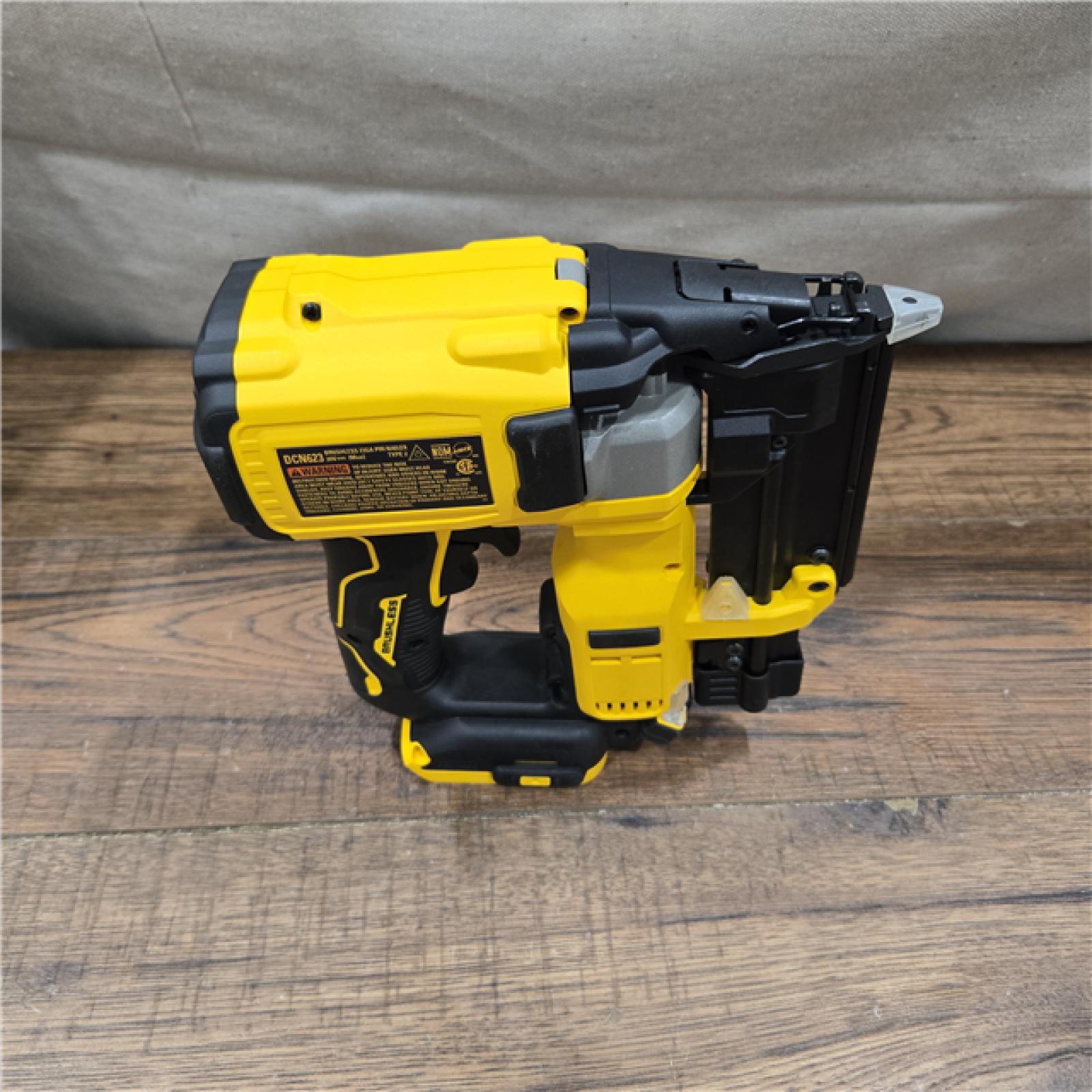 AS-IS DEWALT ATOMIC 20V MAX Lithium Ion Cordless 23 Gauge Pin Nailer Kit with 3.0Ah Battery and Charger