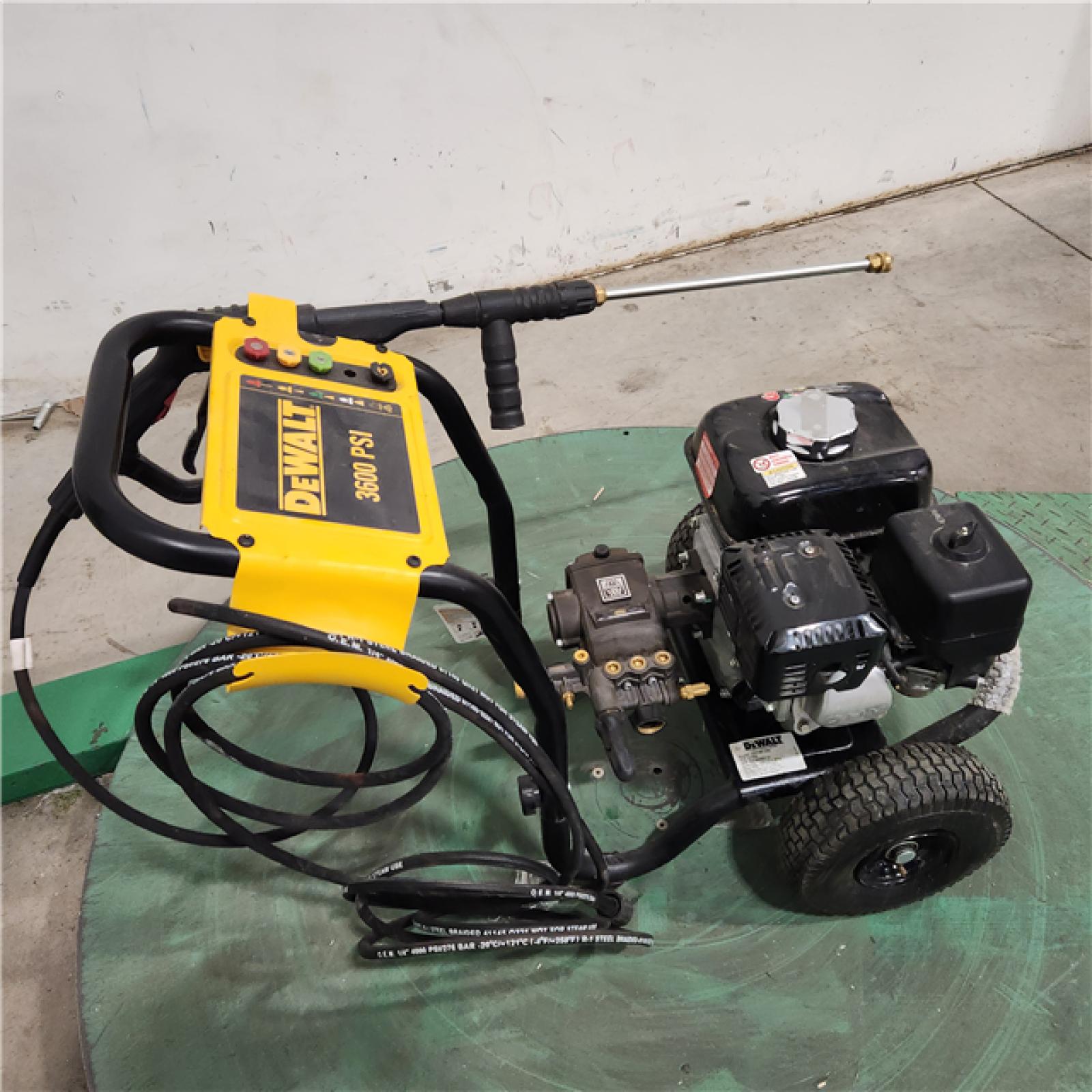 Dallas Location - As-Is DEWALT 3600 PSI 2.5 GPM Gas Pressure Washer