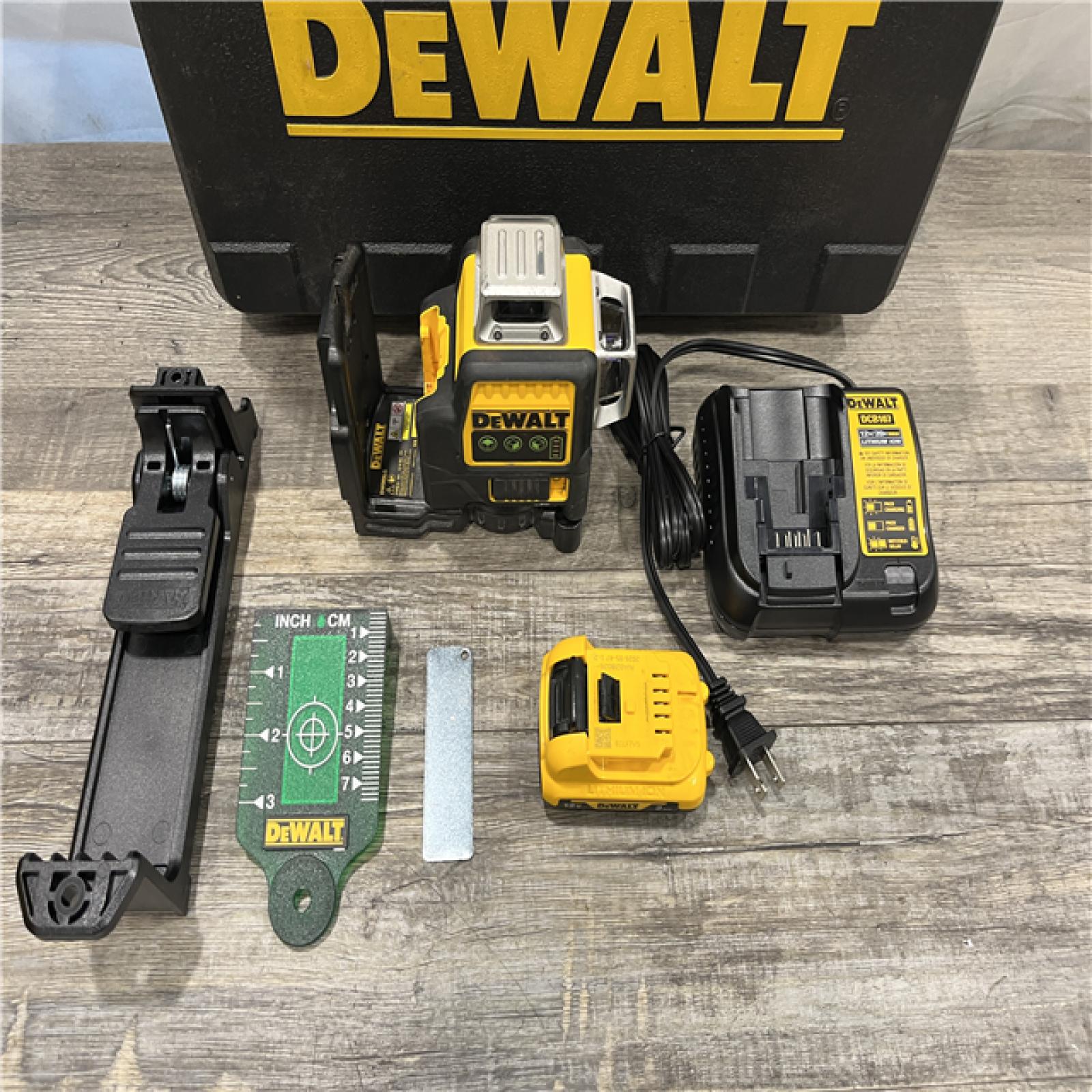 AS-IS DEWALT 12V MAX Lithium-Ion 100 ft. Green Self-Leveling 3-Beam 360 Degree Laser Level Kit