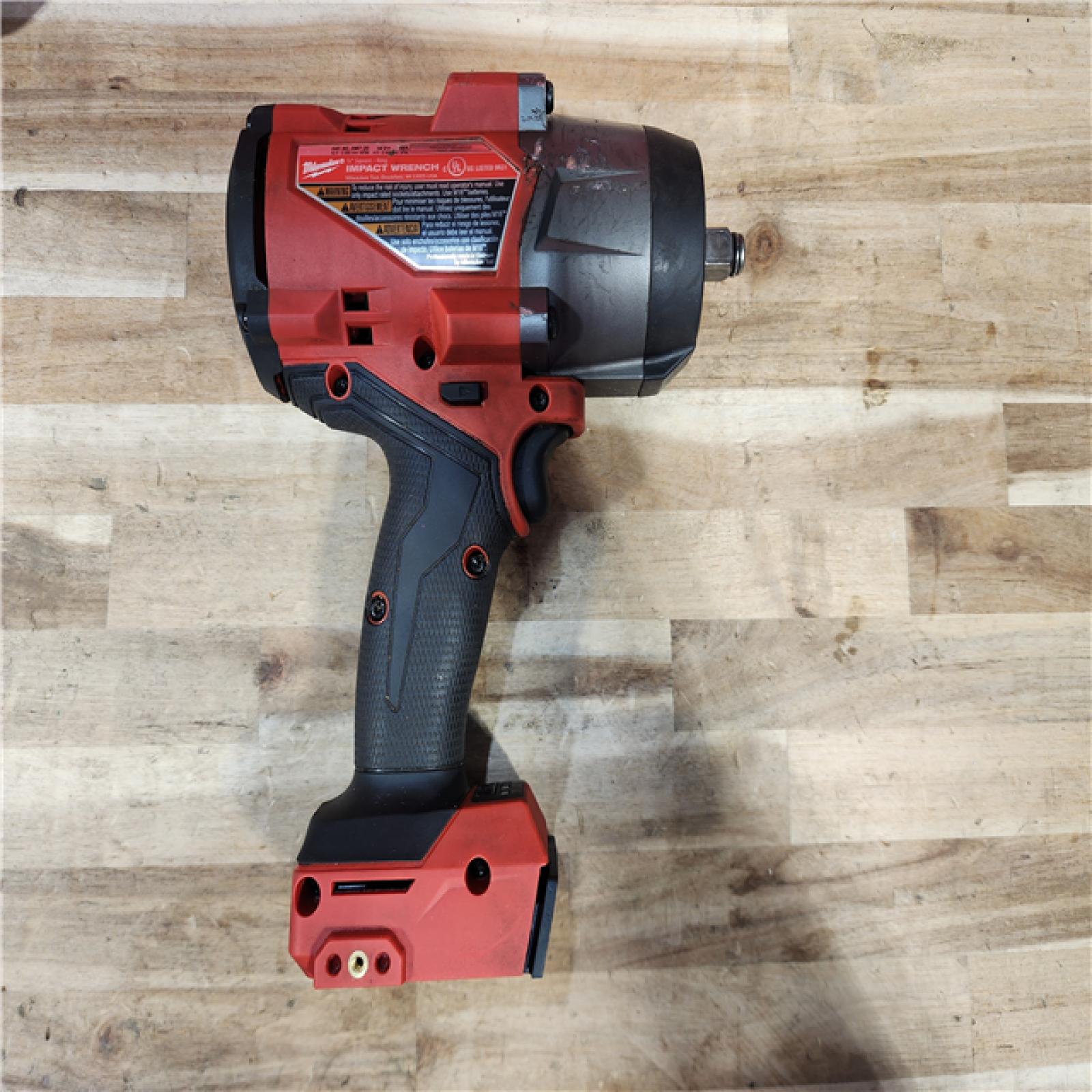 HOUSTON LOCATION - AS-IS Milwaukee FUEL 18V Lithium-Ion Brushless Cordless 1/2 in. Impact Wrench w/Friction Ring Kit