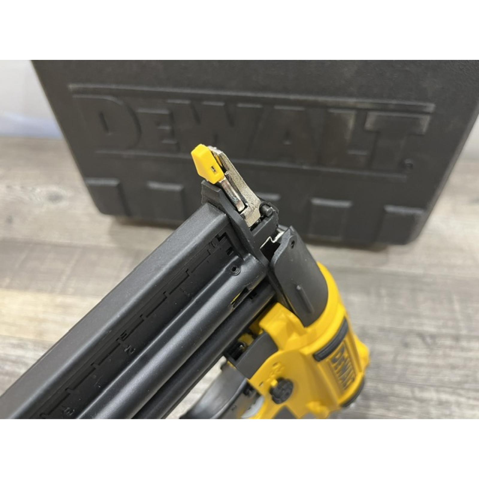 AS-IS DEWALT 18-Gauge Pneumatic Brad Nailer
