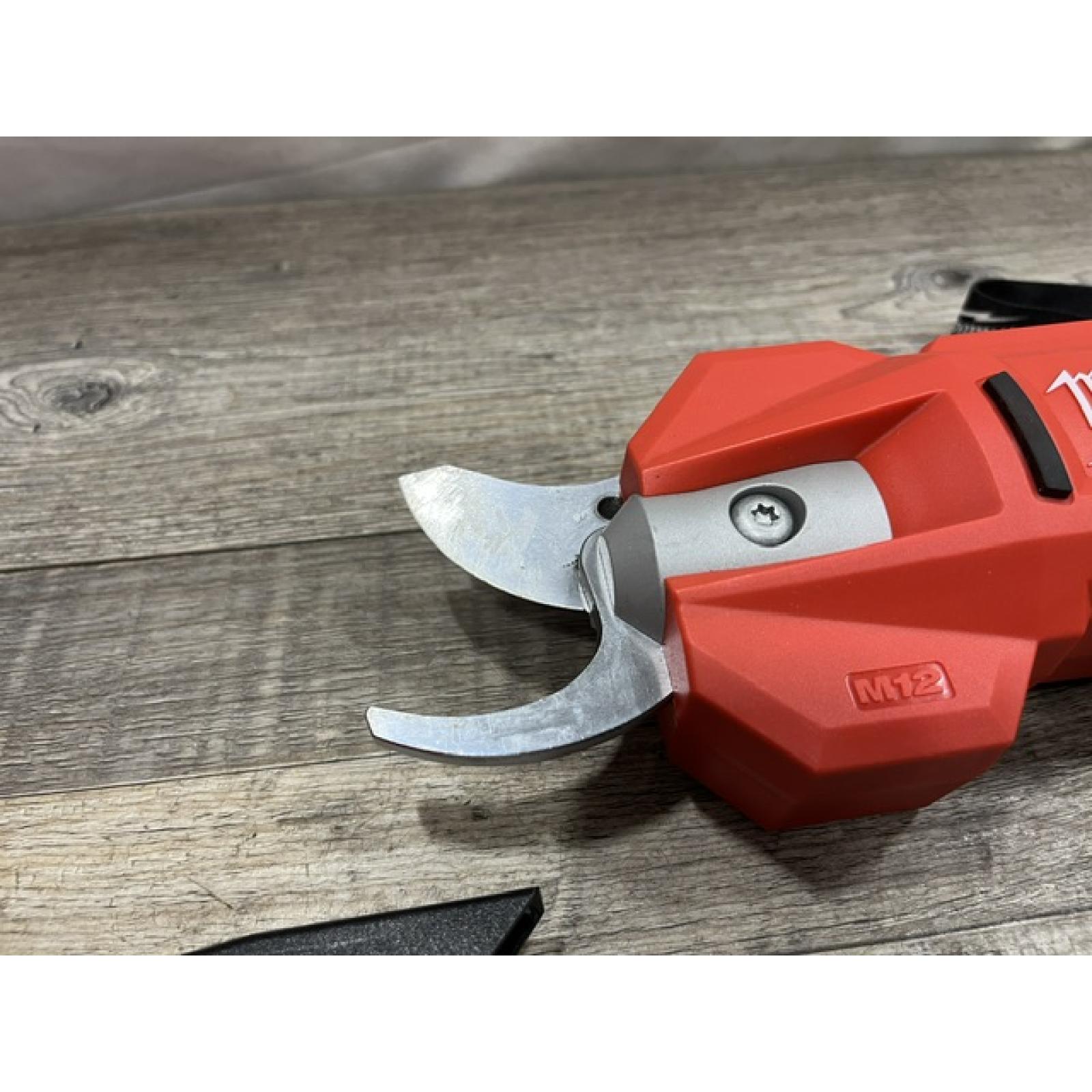 AS-IS Milwaukee 12V Cordless Brushless Pruner Shears Kit
