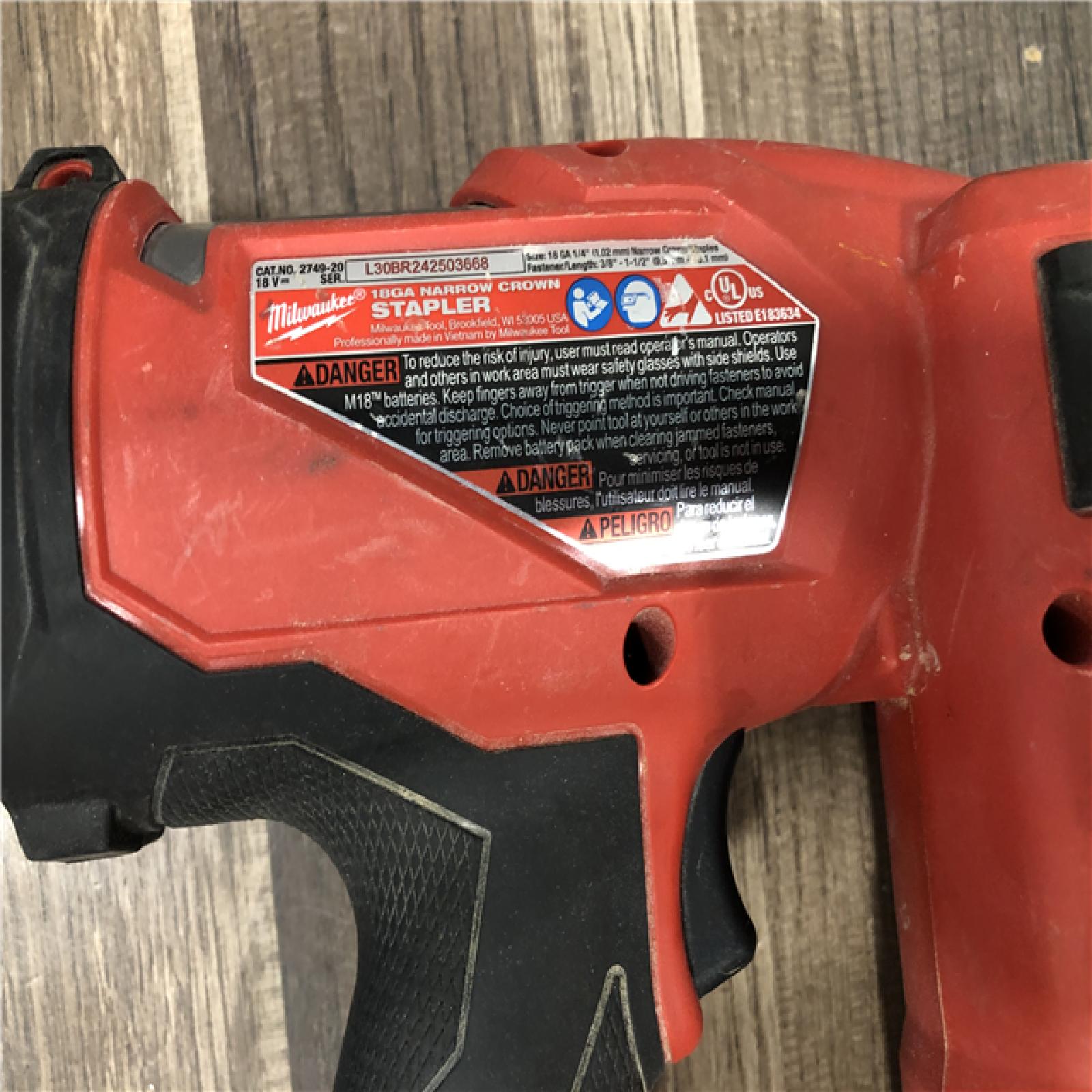 AS-IS Milwaukee FUEL 18-Volt Lithium-Ion Brushless Cordless 18-Gauge 1/4 in. Narrow Crown Stapler (Tool-Only)