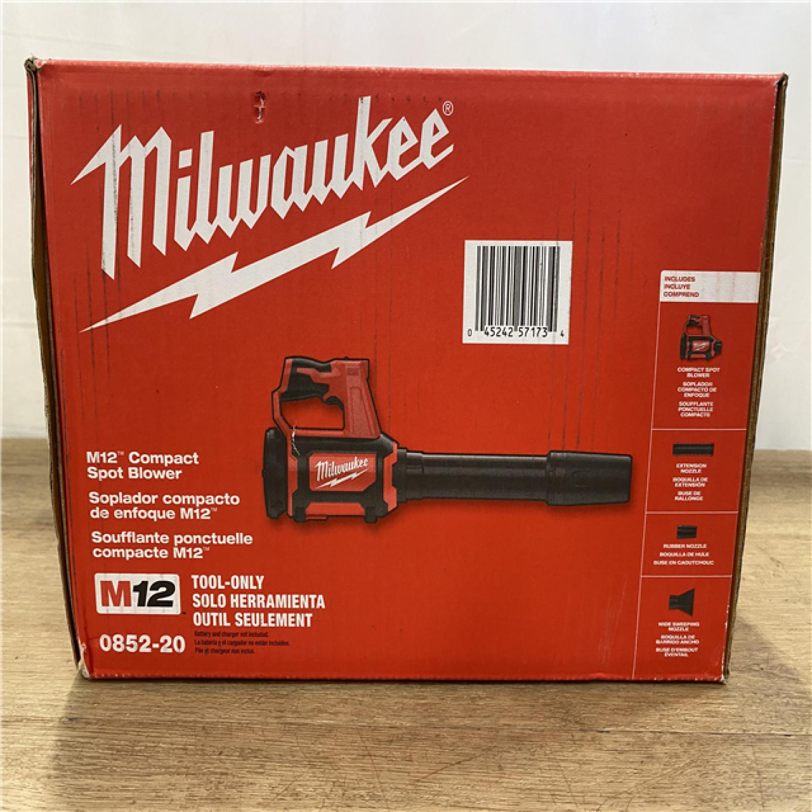 NEW! Milwaukee 12V Lithium-Ion Cordless Compact Spot Blower (Tool-Only)