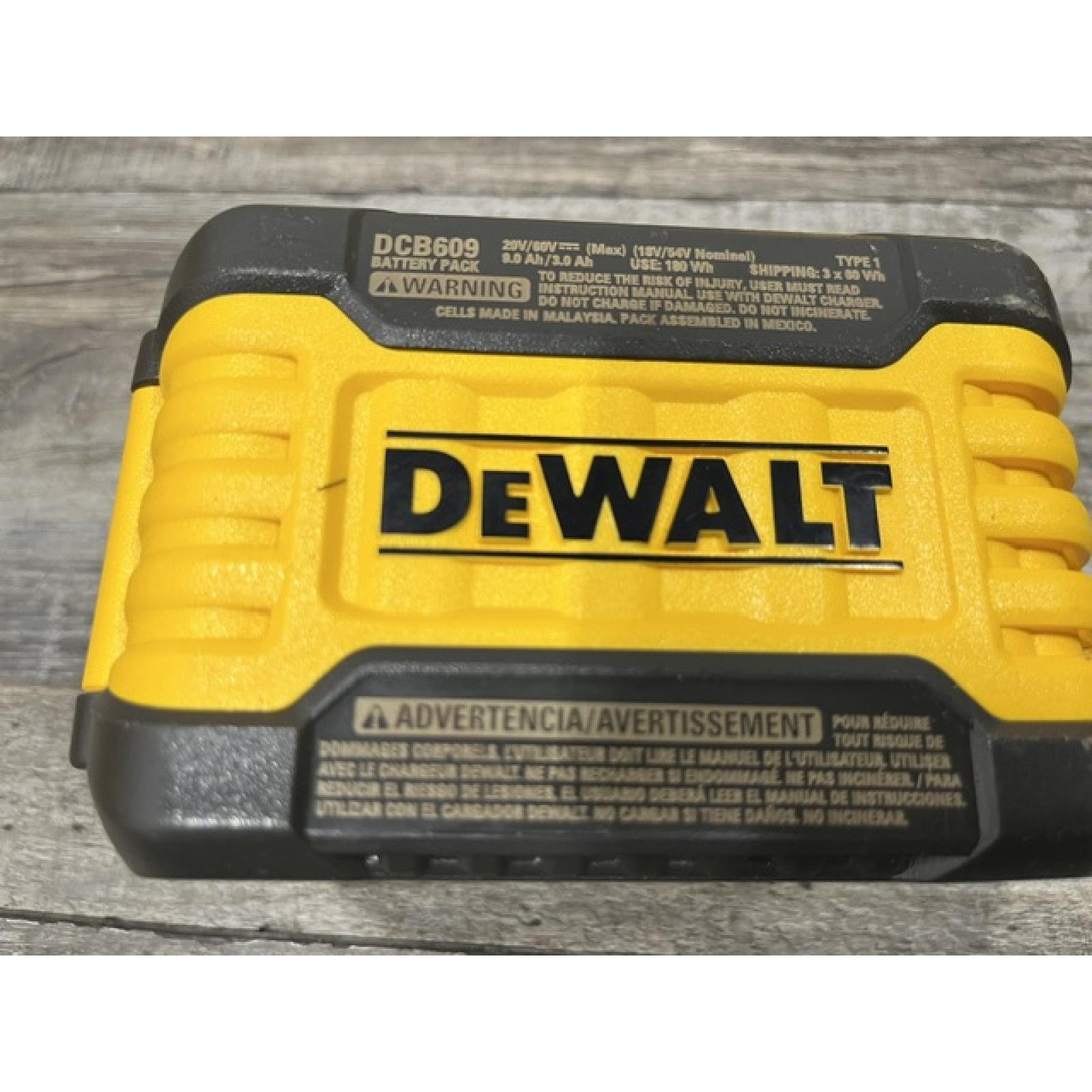 AS-IS DEWALT 20V/60V MAX FLEXVOLT Lithium-Ion 9.0Ah Battery and Charger Starter Kit