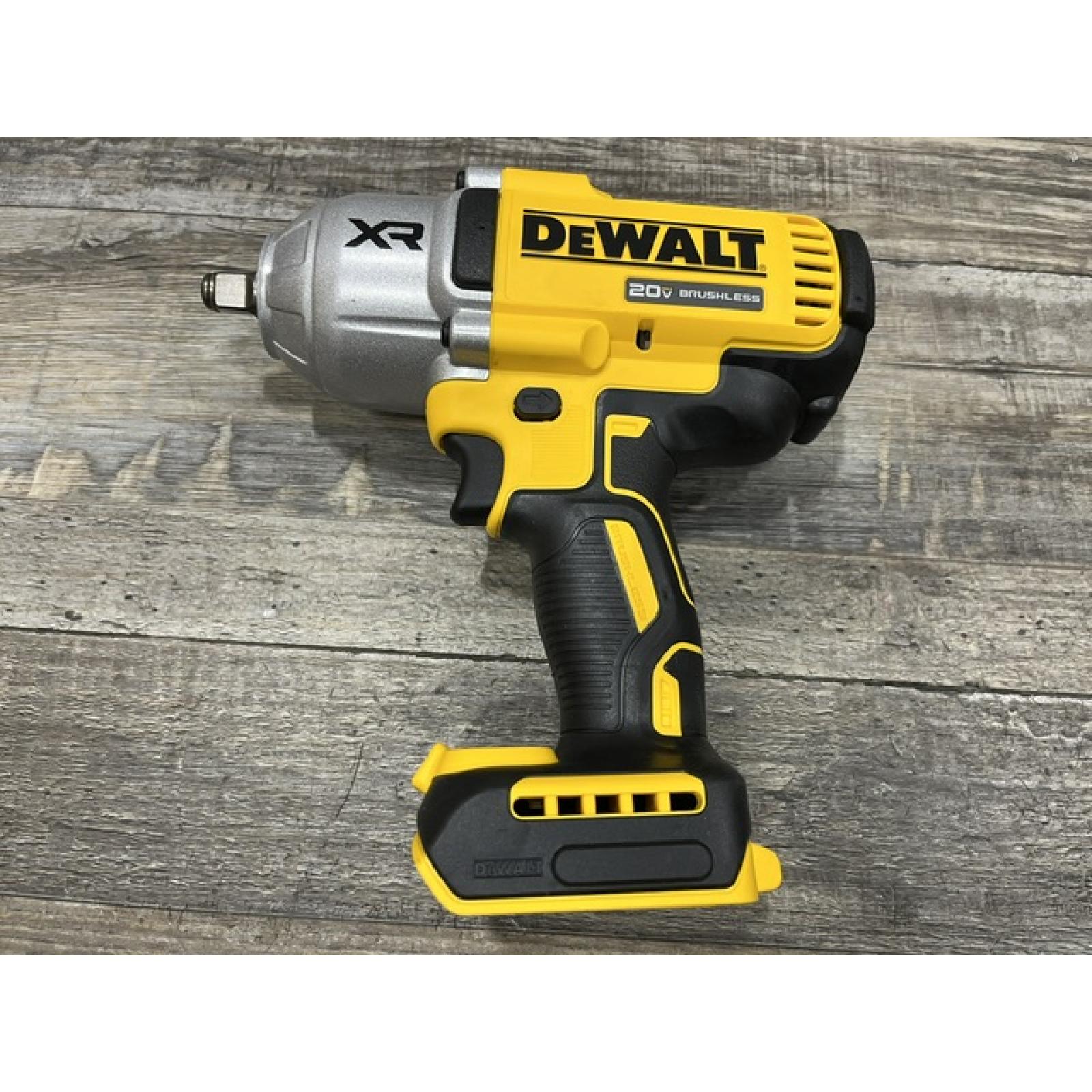 AS-IS DEWALT 20V MAX Lithium-Ion Cordless 1/2 in. Impact Wrench Kit
