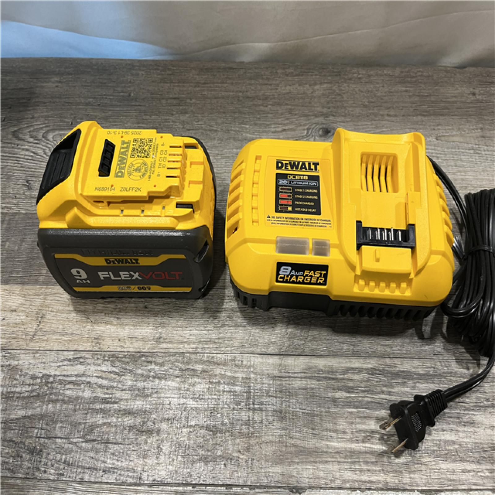 AS-IS DEWALT 20V/60V MAX FLEXVOLT Lithium-Ion 9.0Ah Battery and Charger Starter Kit